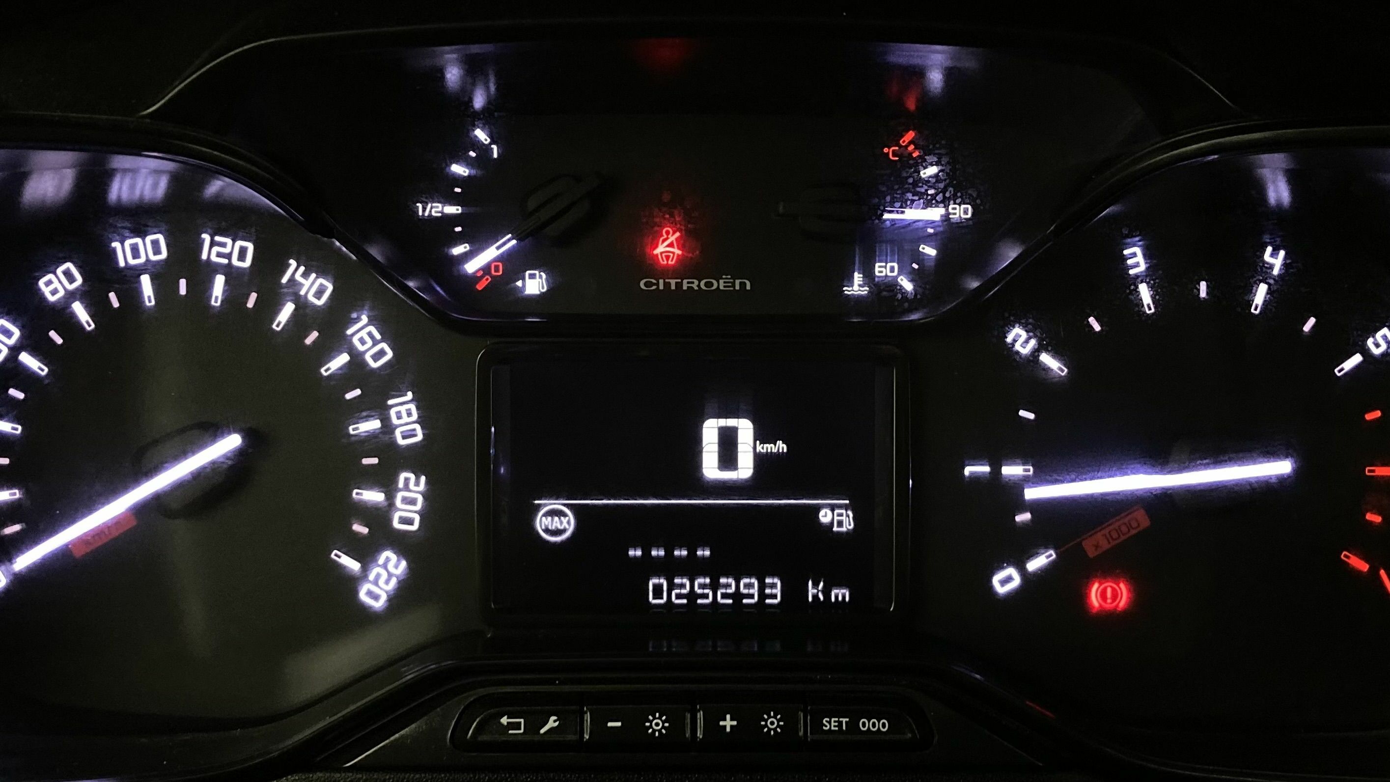 citroen c3 origin max 1.2 PURETECH 83 2024 blanco banquise / negro 19