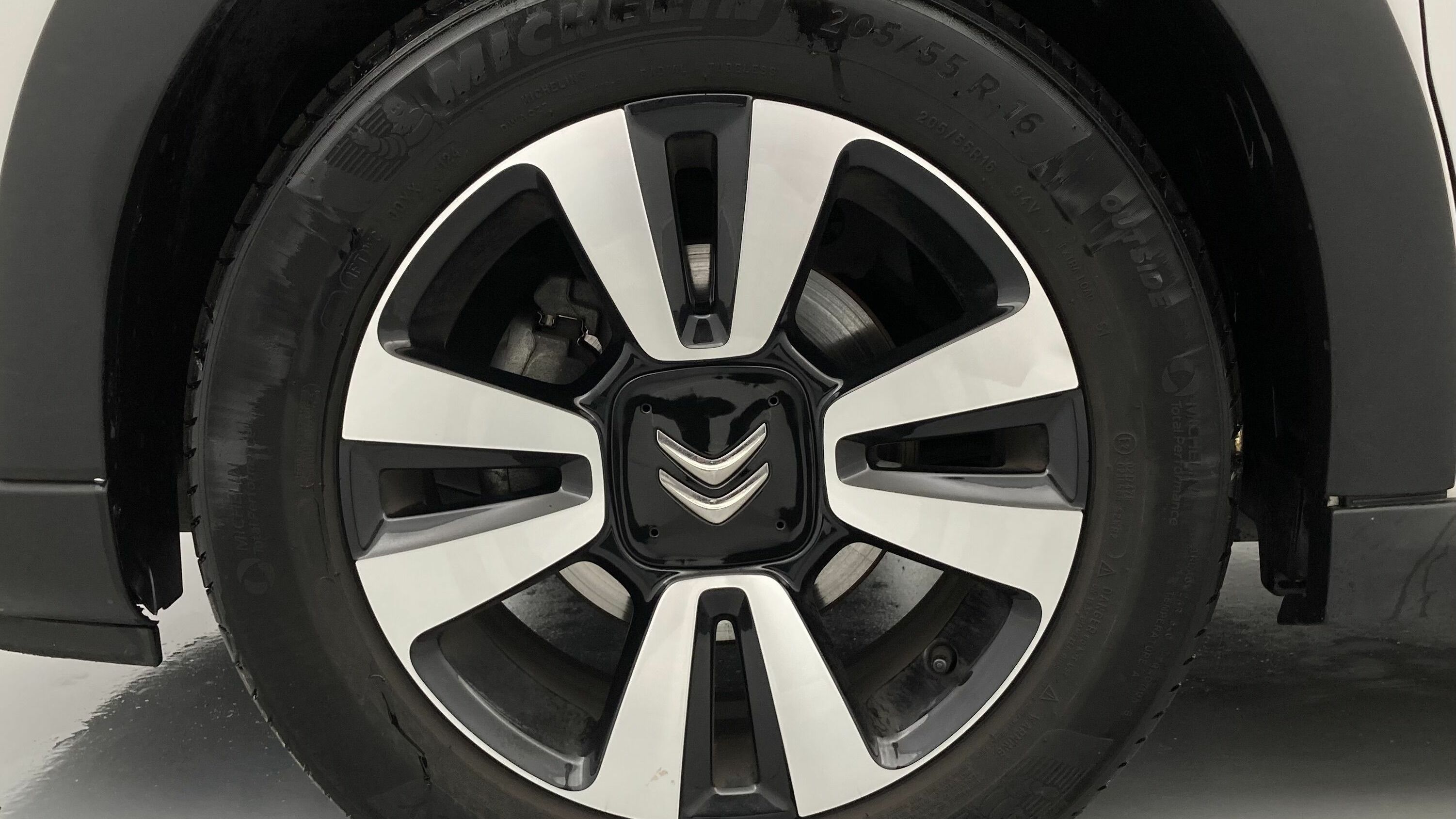 citroen c3 origin max 1.2 PURETECH 83 2024 blanco banquise / negro 28