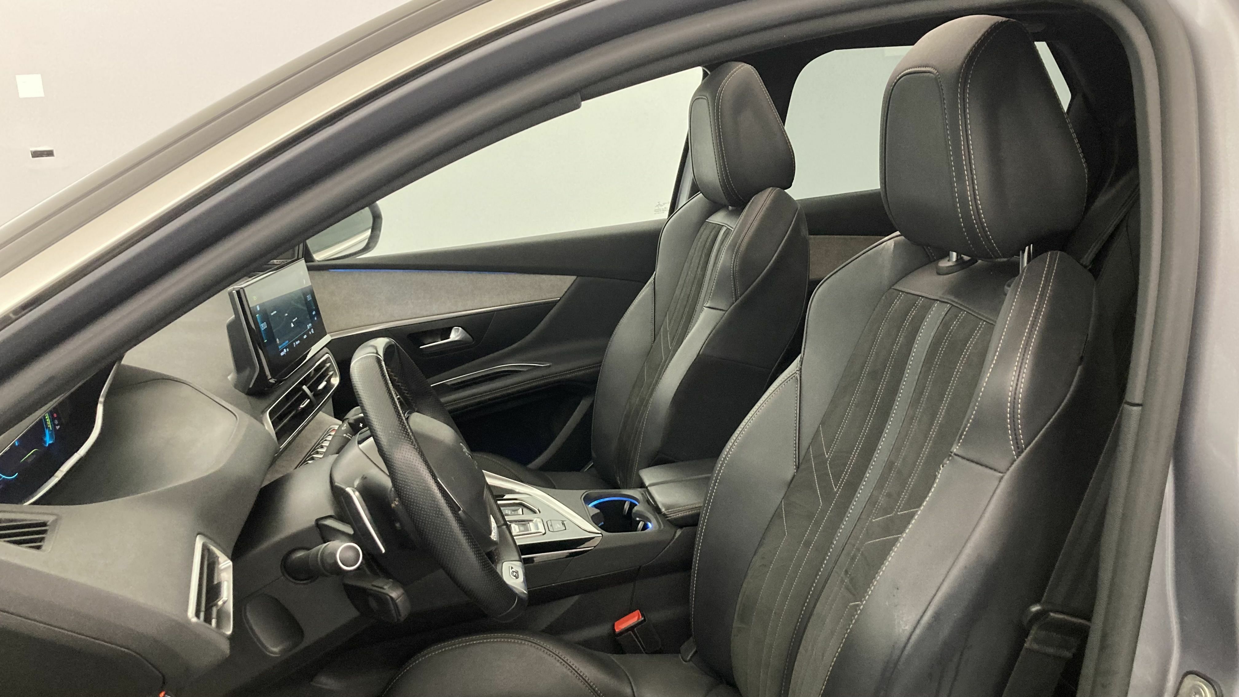 peugeot 3008 gt pack 1.6 HYBRID 300 EAT PHEV 2022 gris artense / negro 13