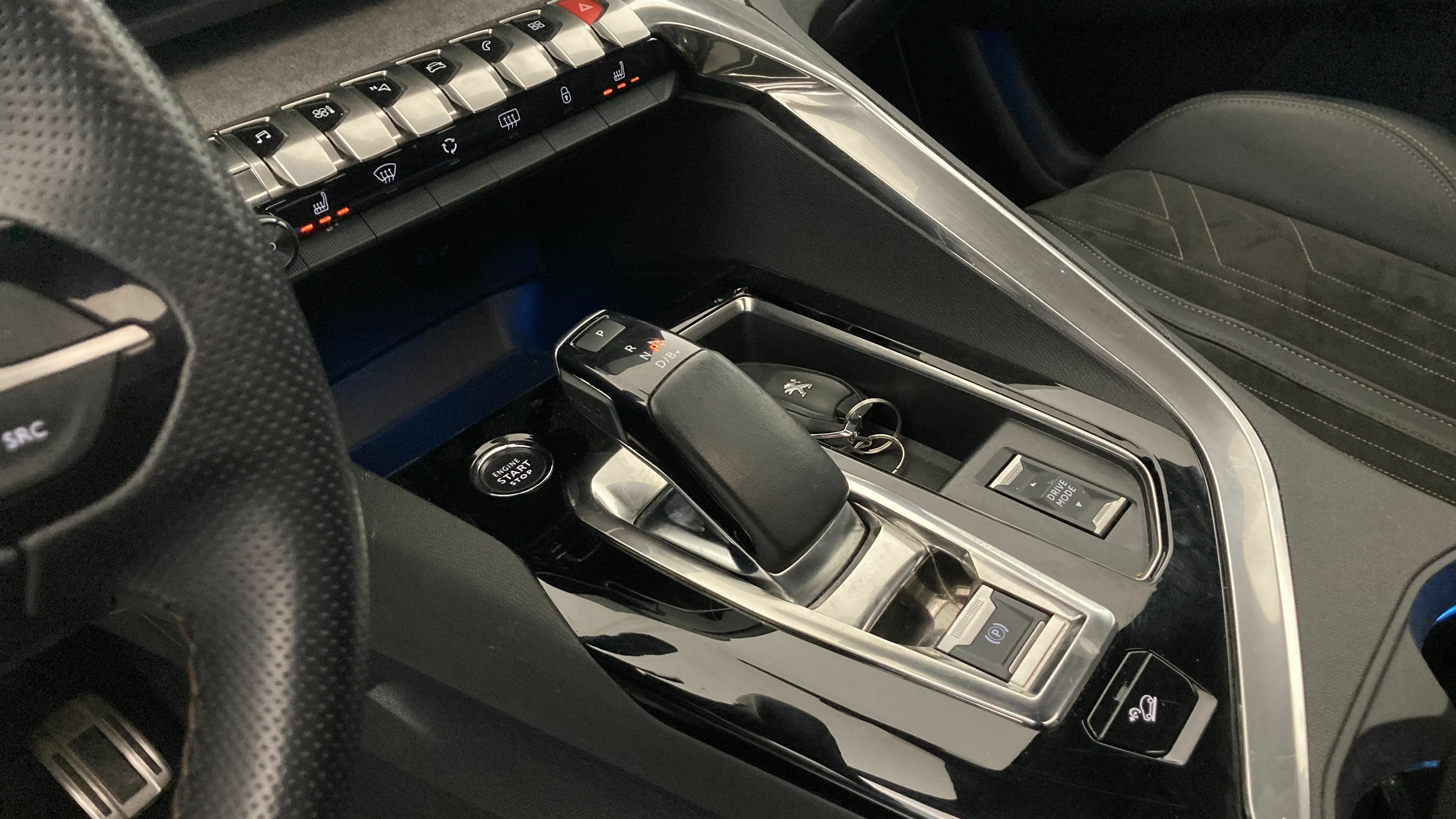 peugeot 3008 gt pack 1.6 HYBRID 300 EAT PHEV 2022 gris artense / negro 19