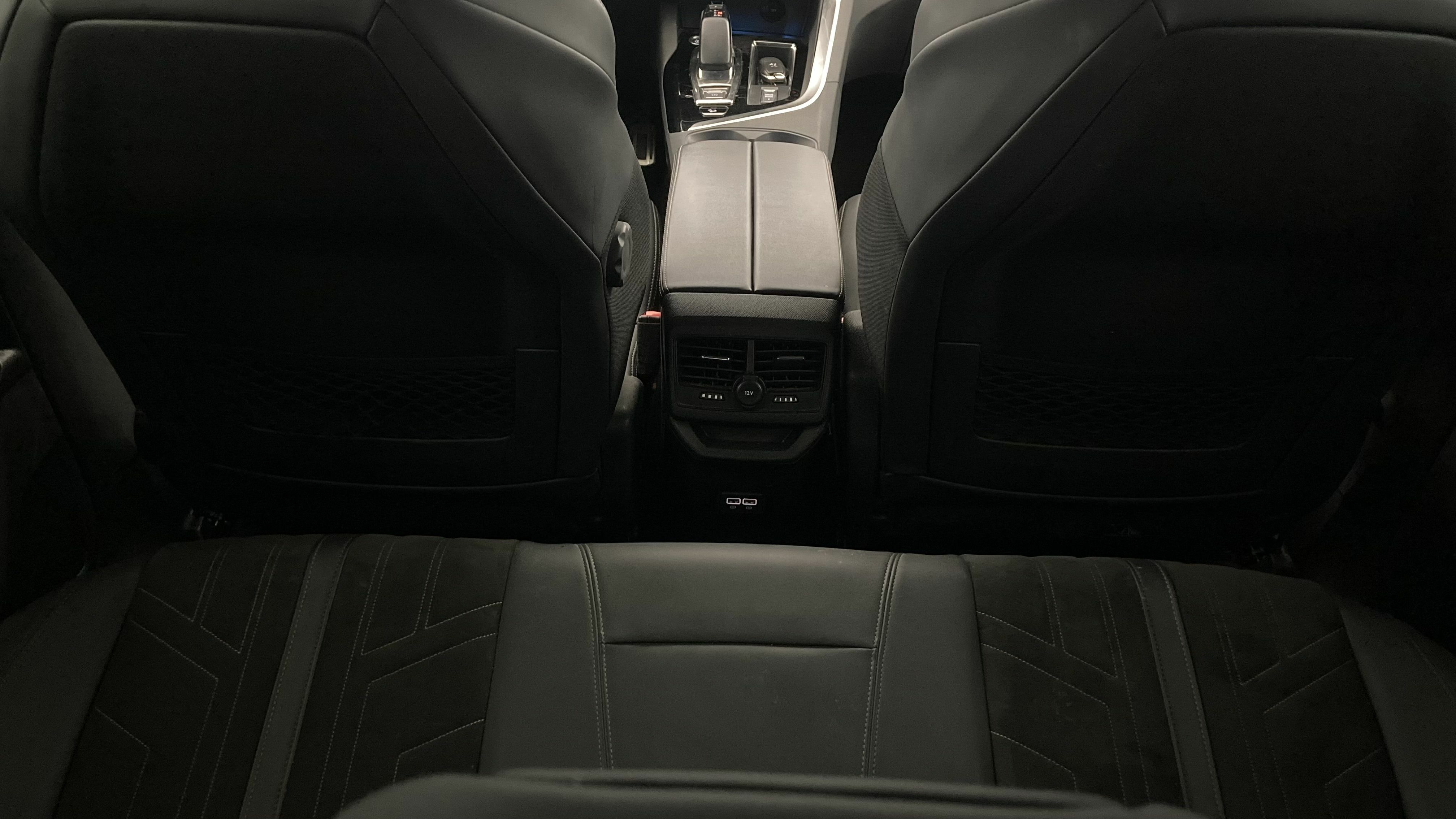 peugeot 3008 gt pack 1.6 HYBRID 300 EAT PHEV 2022 gris artense / negro 21