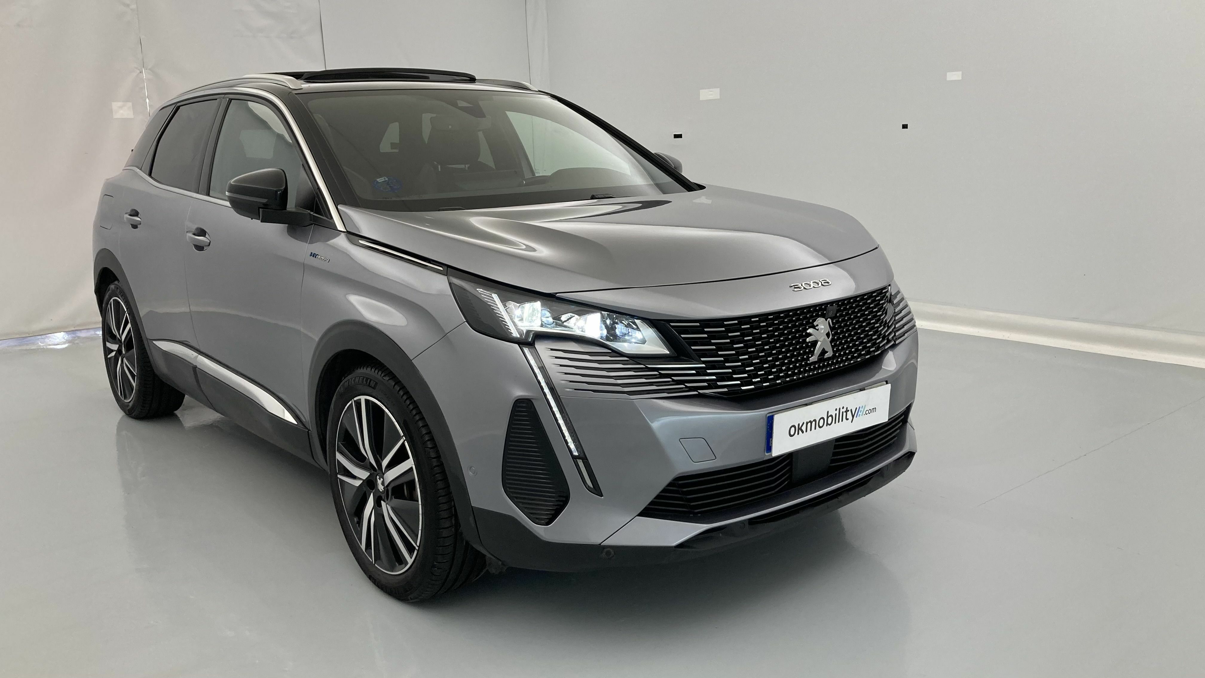 peugeot 3008 gt pack 1.6 HYBRID 300 EAT PHEV 2022 gris artense / negro 22