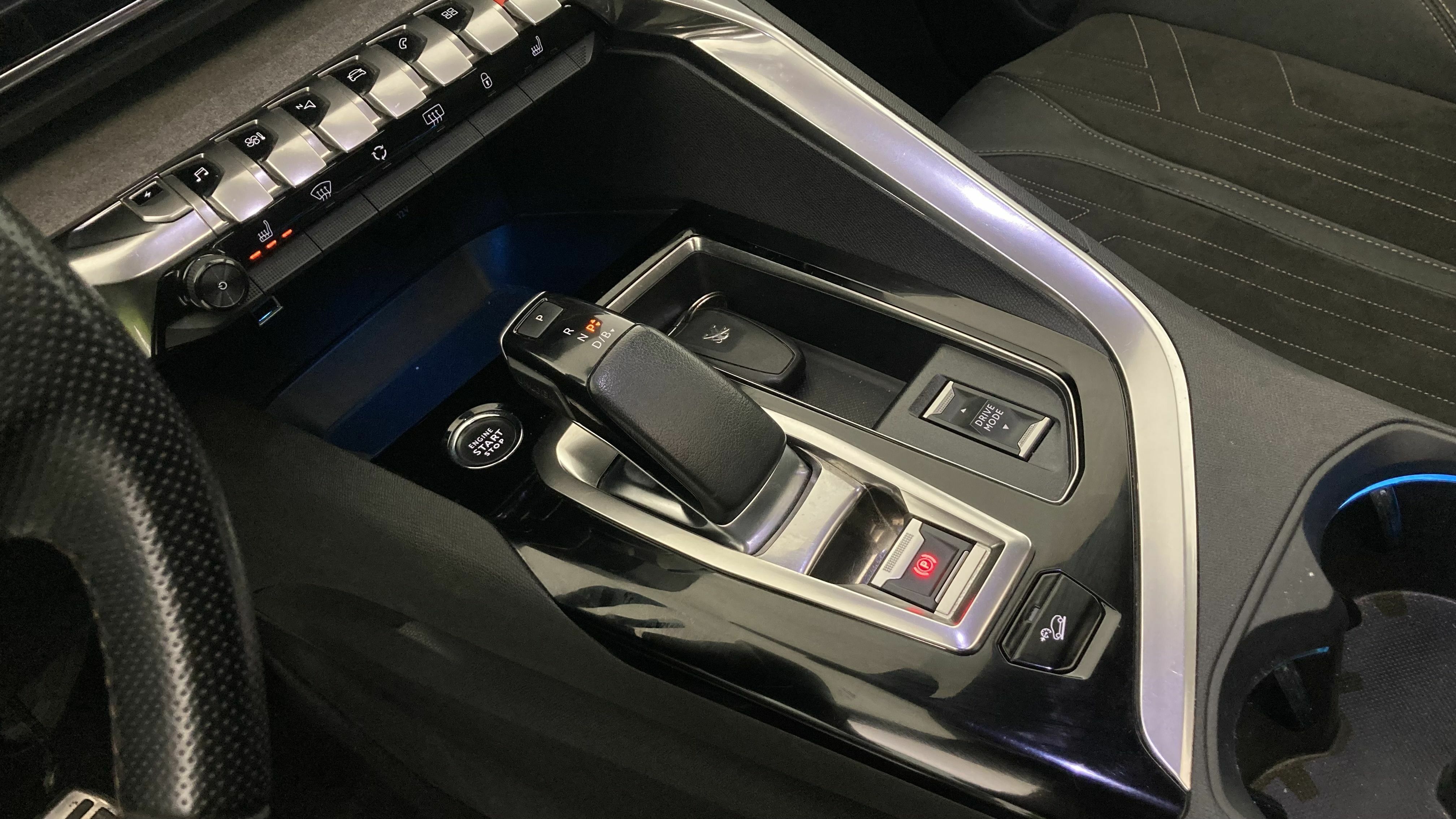 peugeot 3008 gt pack 1.6 HYBRID 300 EAT PHEV 2022 gris artense / negro 19