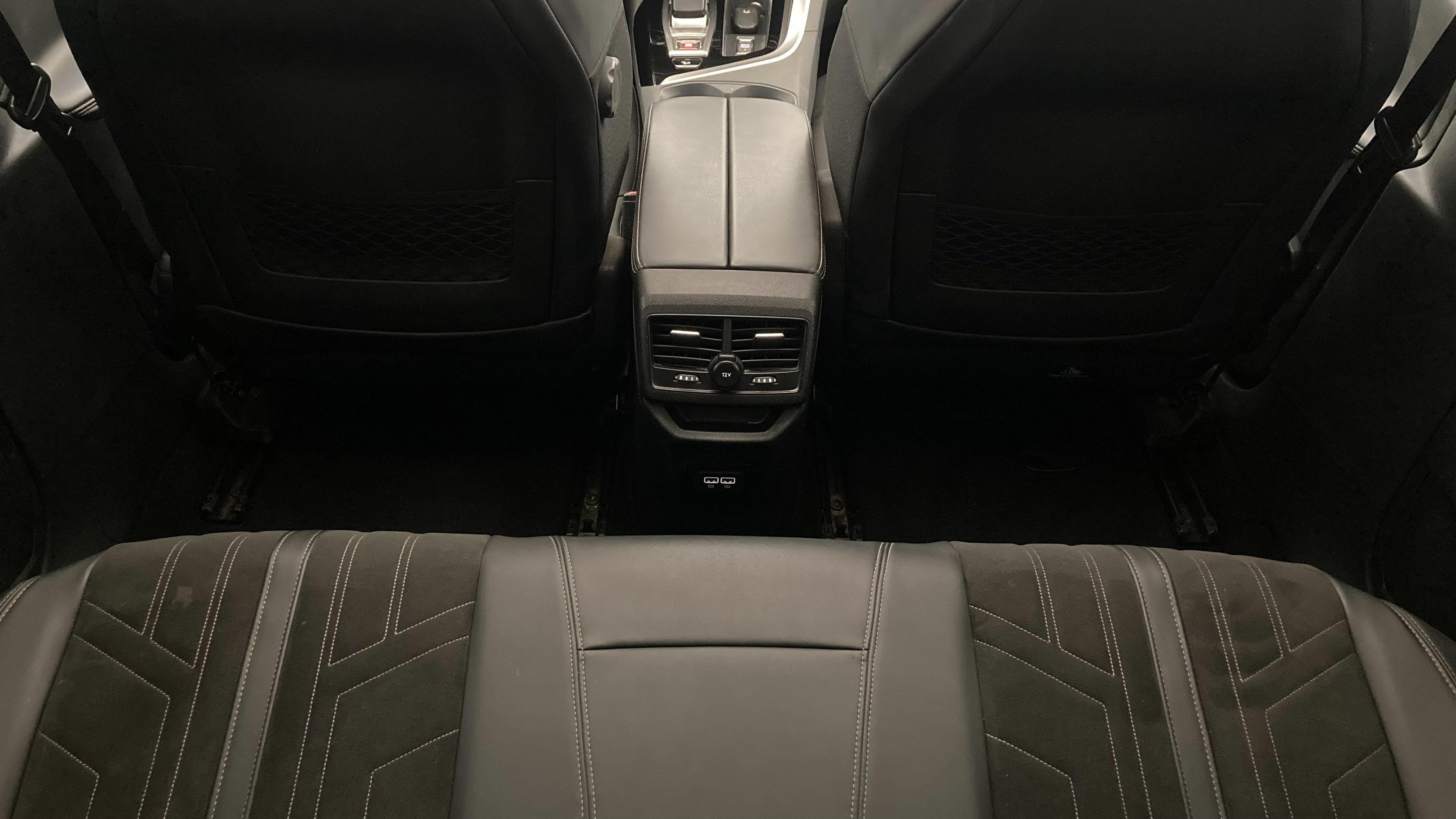 peugeot 3008 gt pack 1.6 HYBRID 300 EAT PHEV 2022 gris artense / negro 21