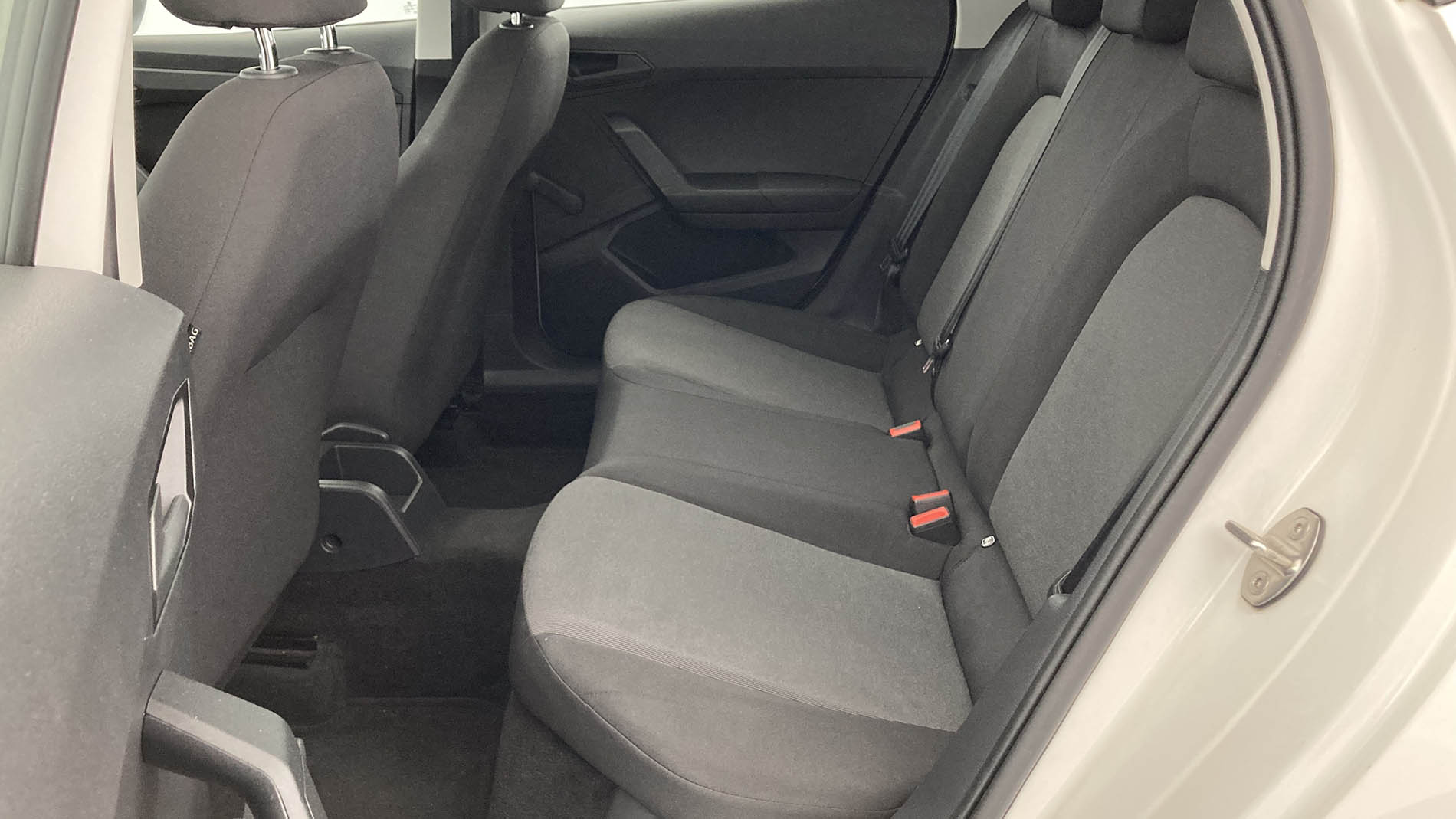 seat ibiza reference 1.0 MPI 80 2019 metallic white 19