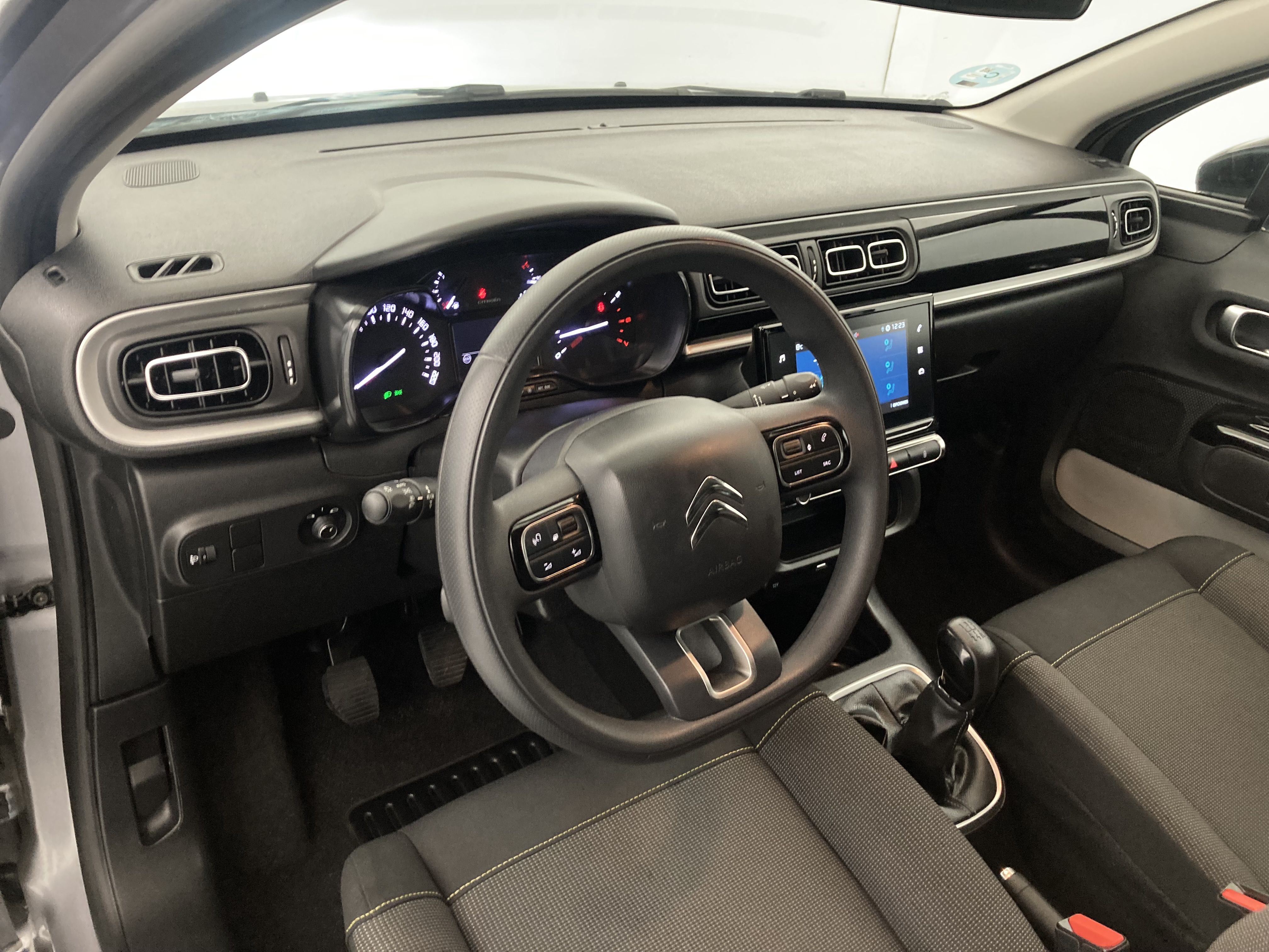 citroen c3 origin max 1.2 PURETECH 83 2024 gris acero / negro 18