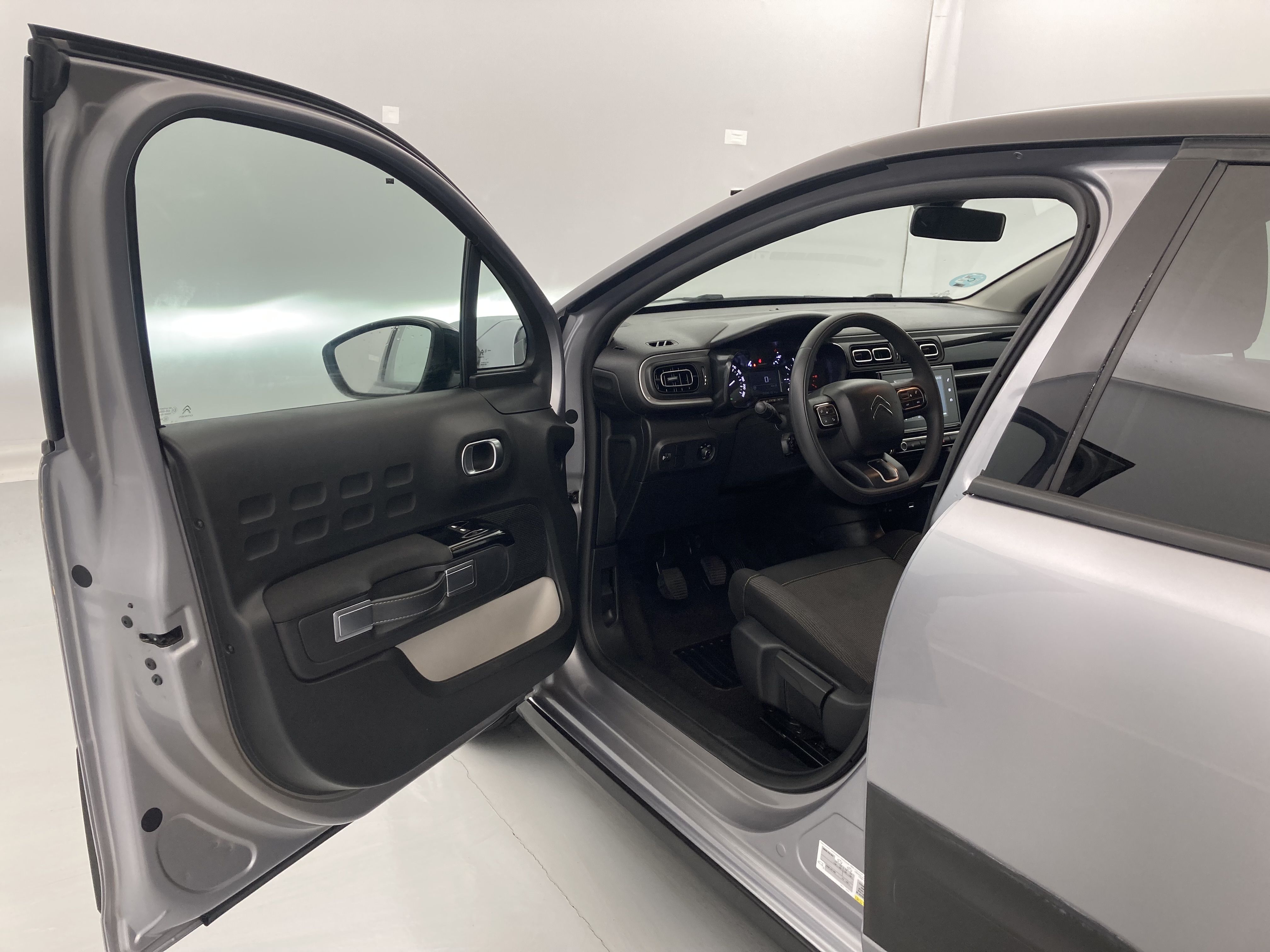 citroen c3 origin max 1.2 PURETECH 83 2024 gris acero / negro 19