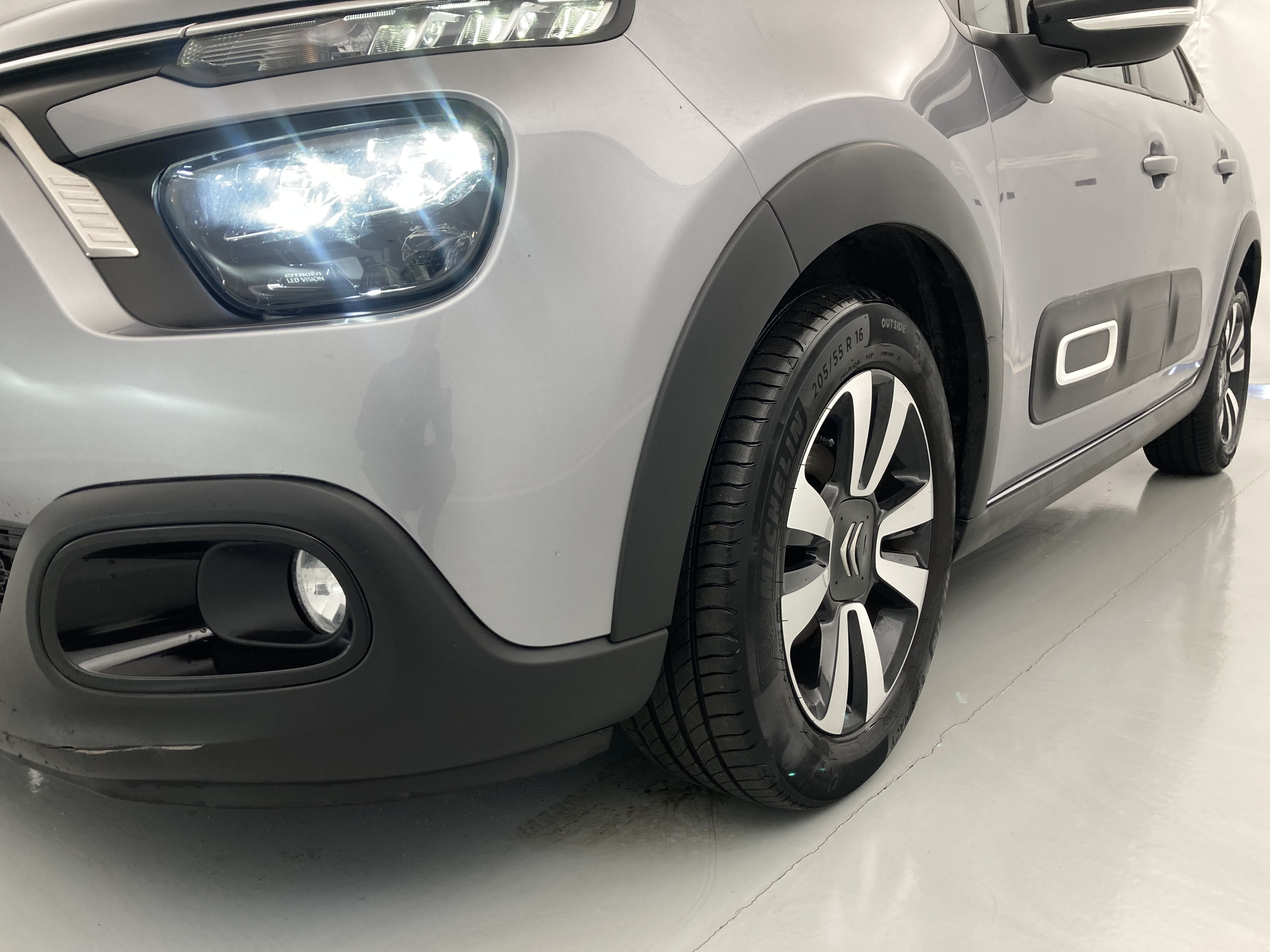 citroen c3 origin max 1.2 PURETECH 83 2024 gris acero / negro 30