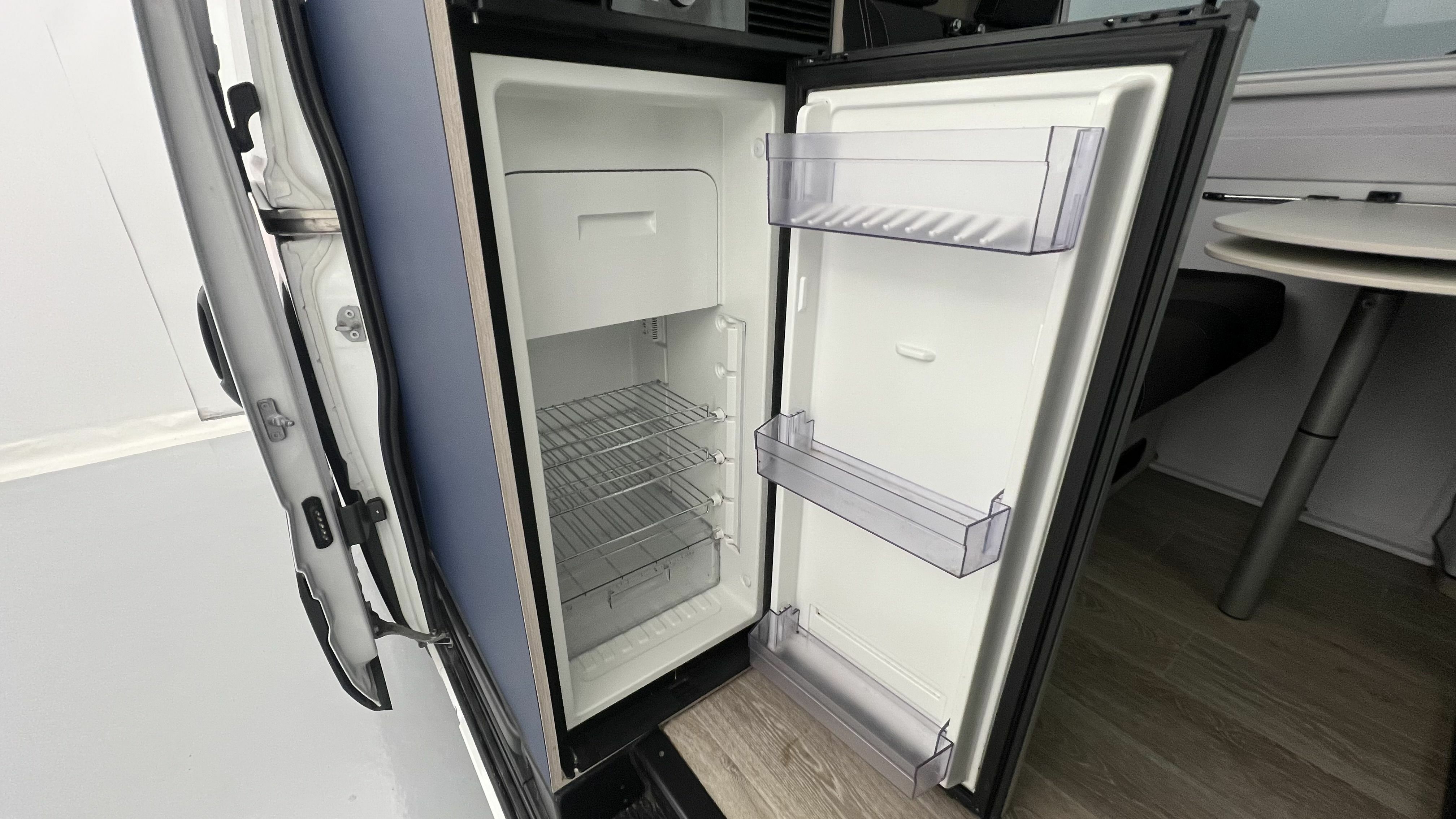iveco daily camper camper 2.3 MJET 156CV HI MATIC 2022 blanco 23
