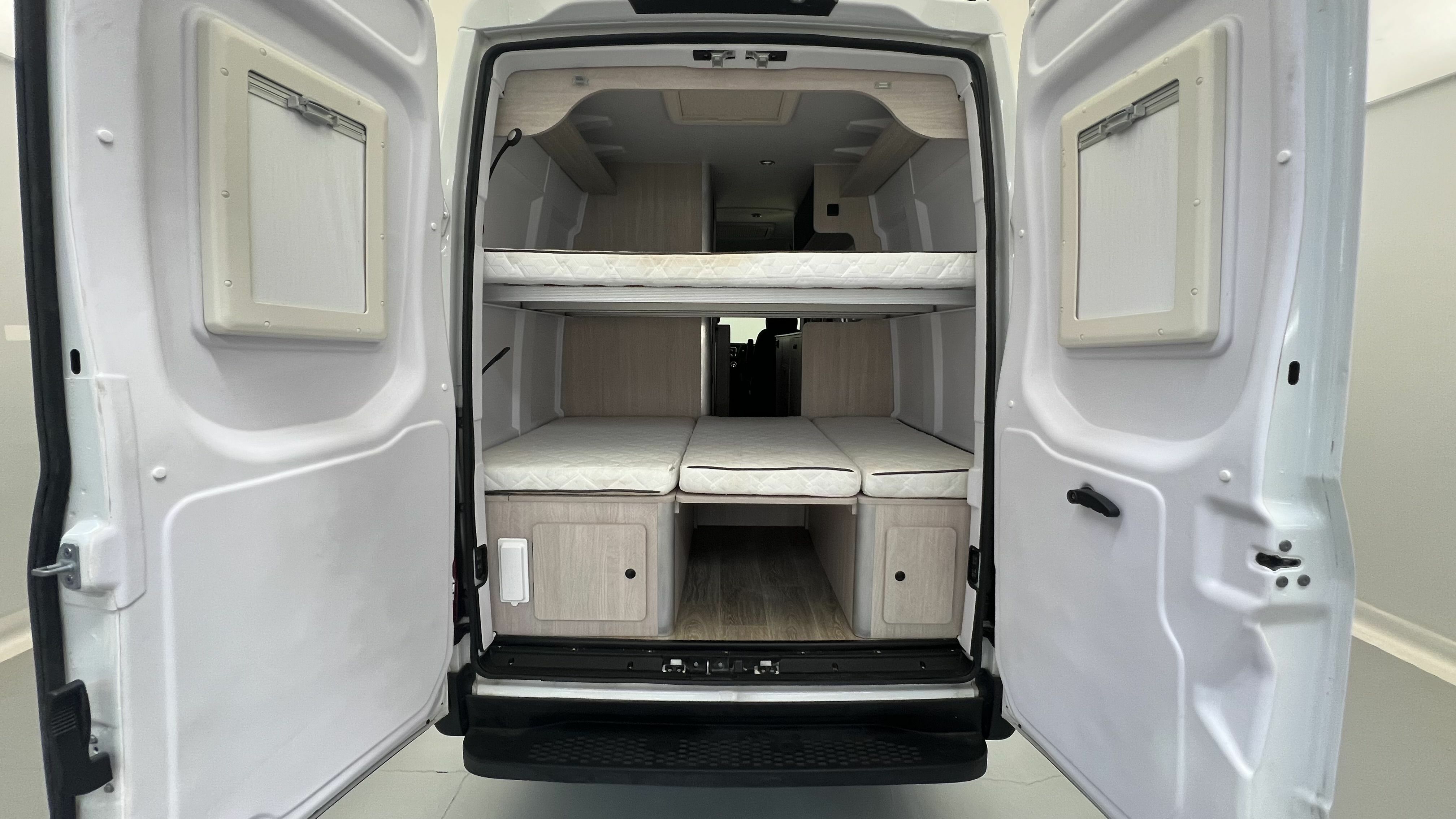 iveco daily camper camper 2.3 MJET 156CV HI MATIC 2022 blanco 24