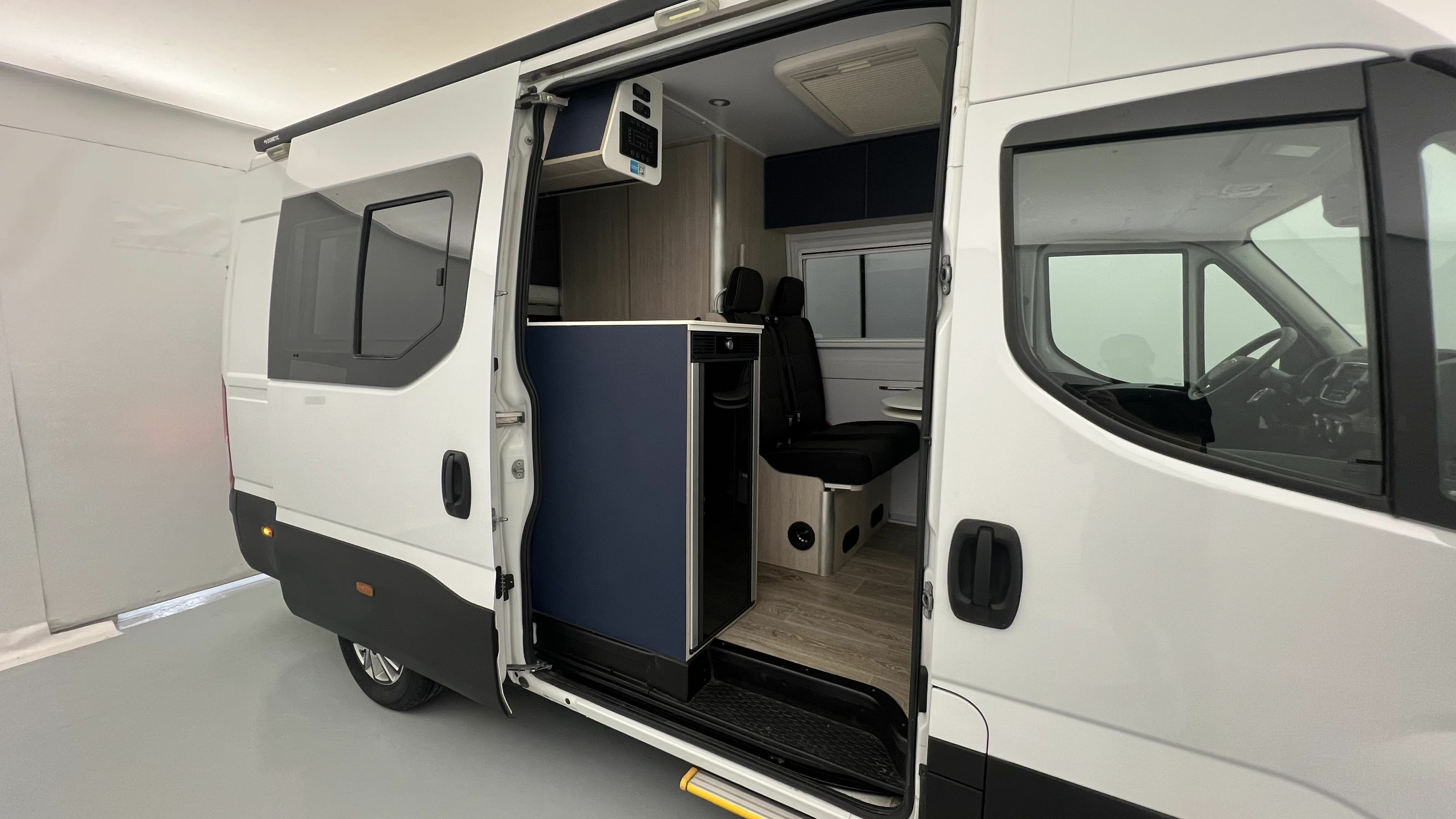 iveco daily camper camper 2.3 MJET 156CV HI MATIC 2022 blanco 31
