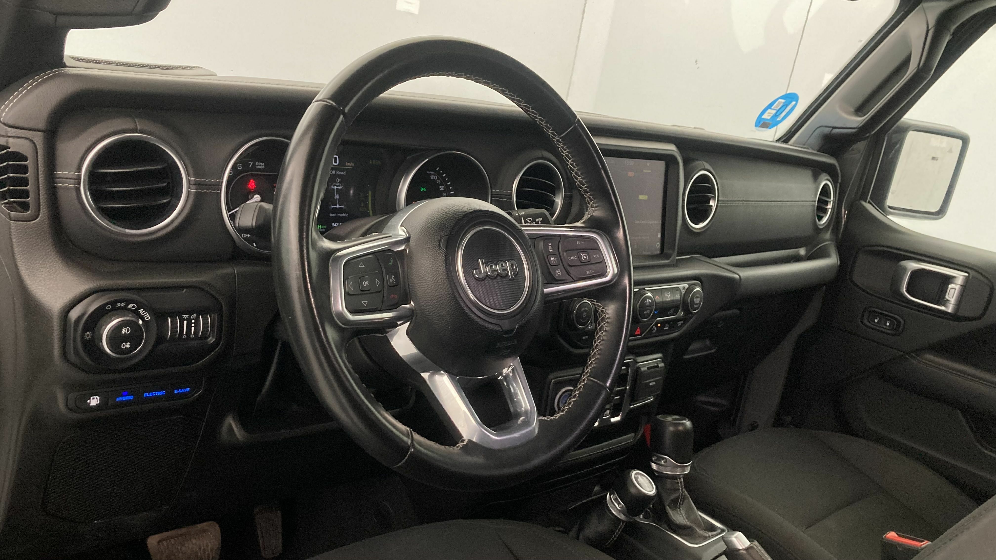 jeep wrangler sahara 2.0 PHEV 380 8ATX 2022 gris sting 14