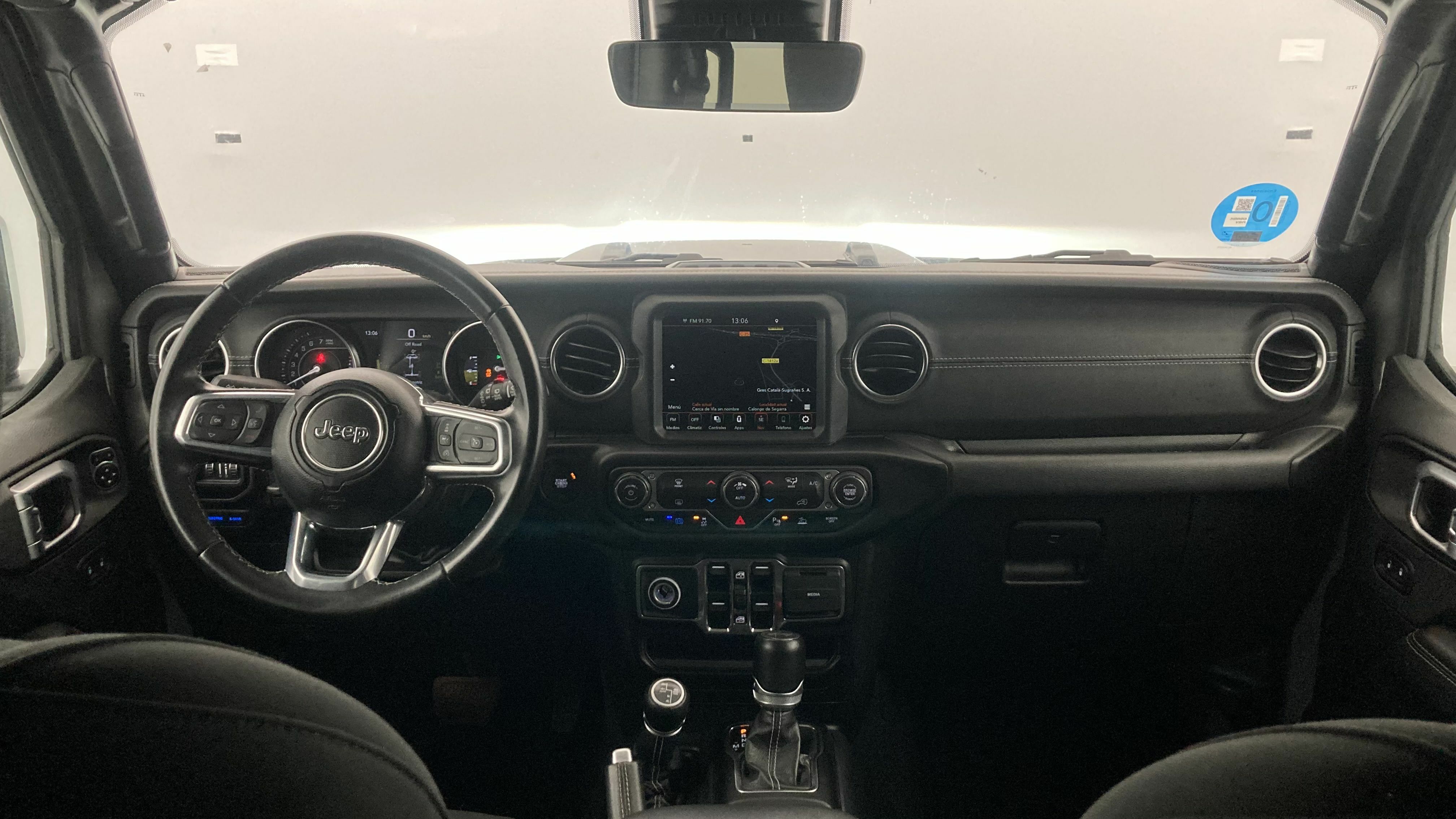 jeep wrangler sahara 2.0 PHEV 380 8ATX 2022 gris sting 15