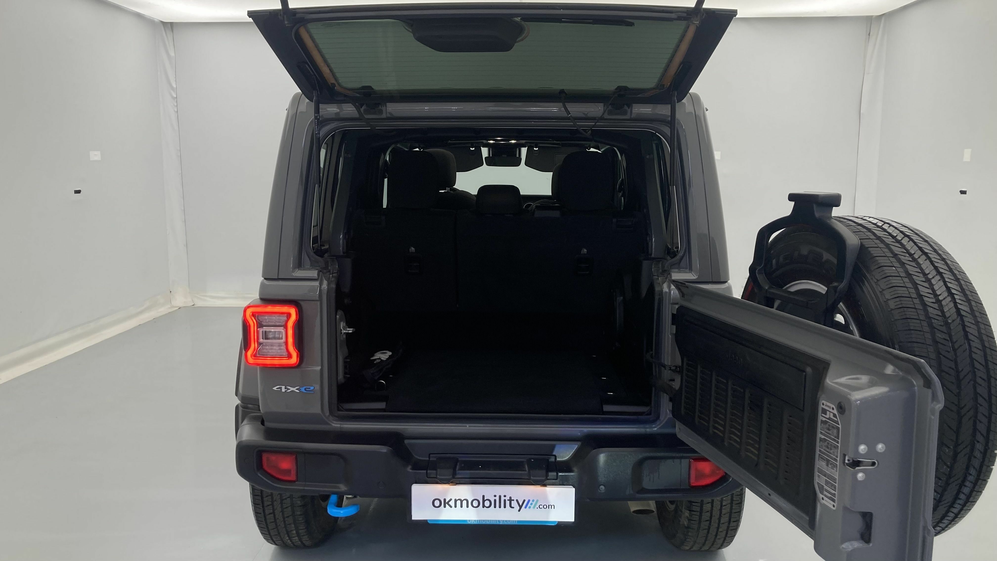 jeep wrangler sahara 2.0 PHEV 380 8ATX 2022 gris sting 23