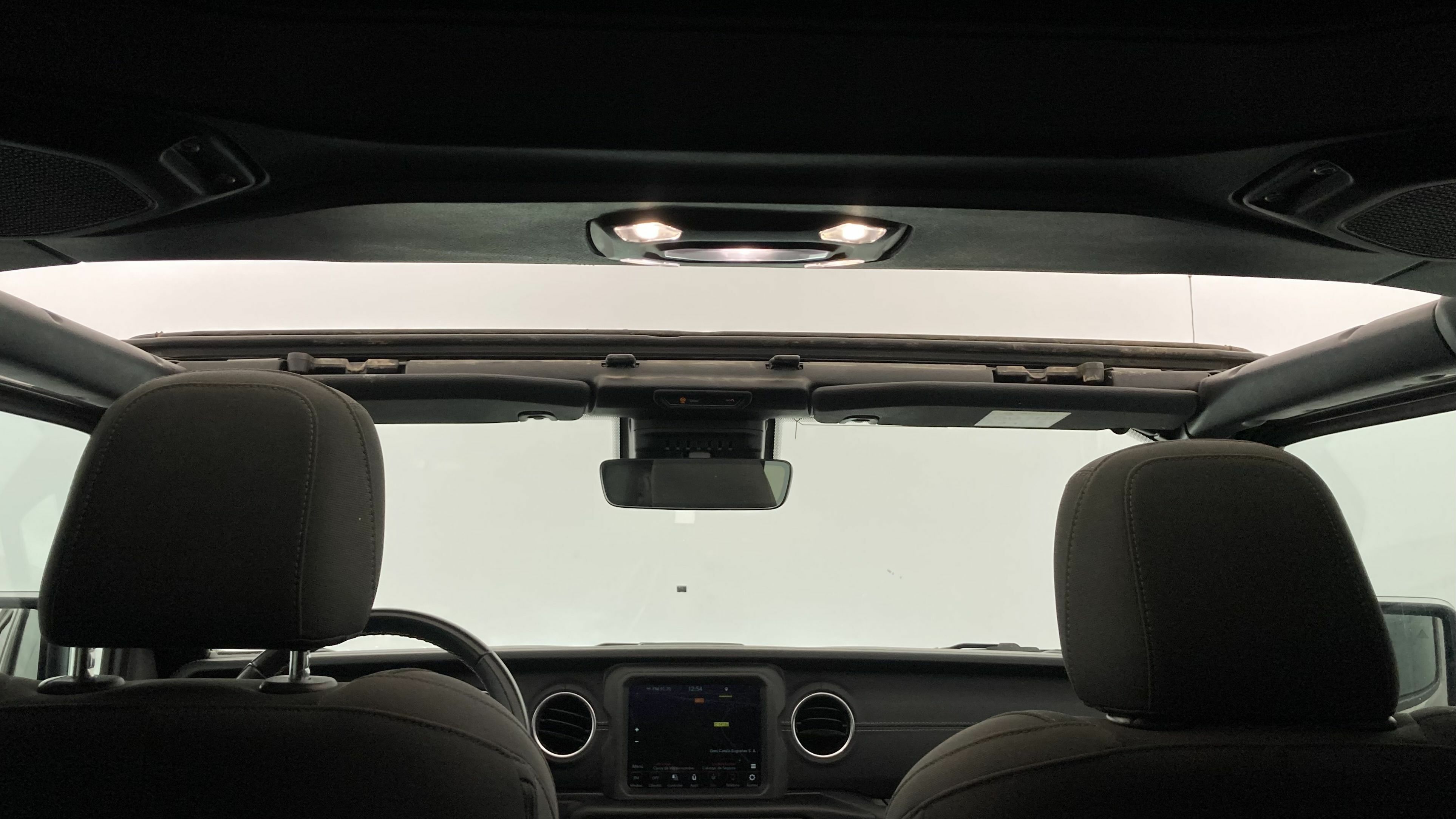 jeep wrangler sahara 2.0 PHEV 380 8ATX 2022 gris sting 32