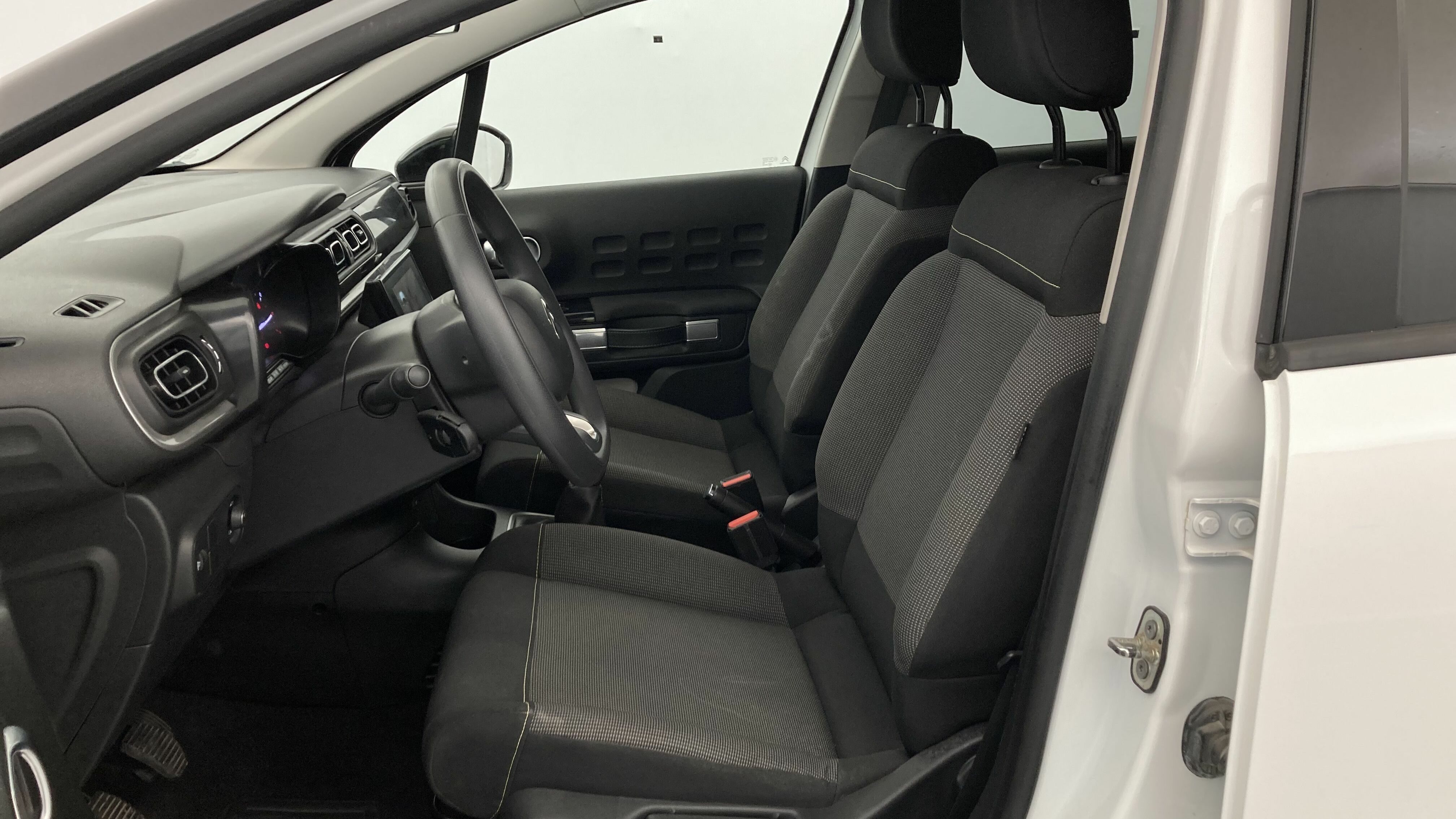 citroen c3 origin max 1.2 PURETECH 83 2024 blanco banquise / negro 15