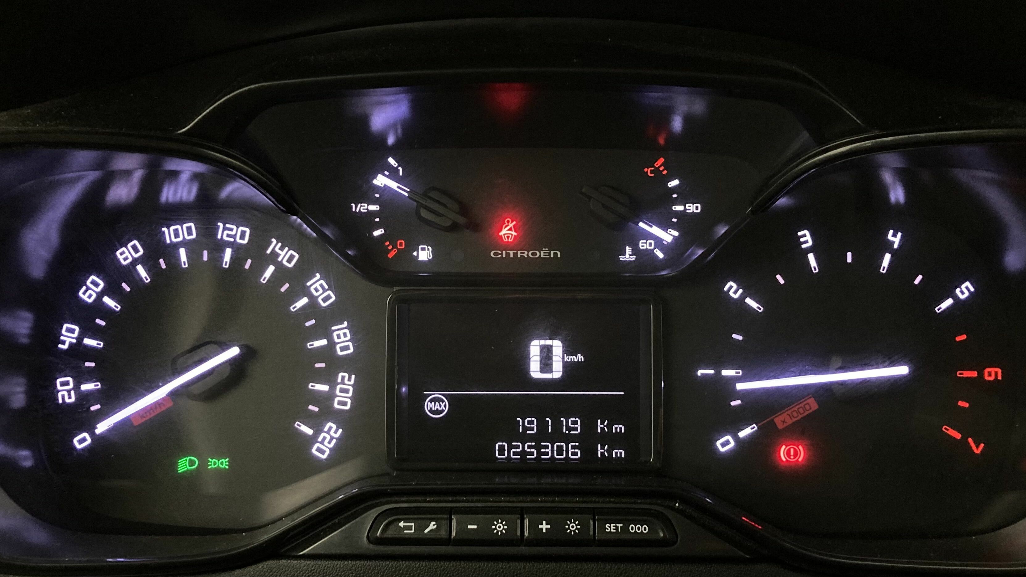 citroen c3 origin max 1.2 PURETECH 83 2024 blanco banquise / negro 19