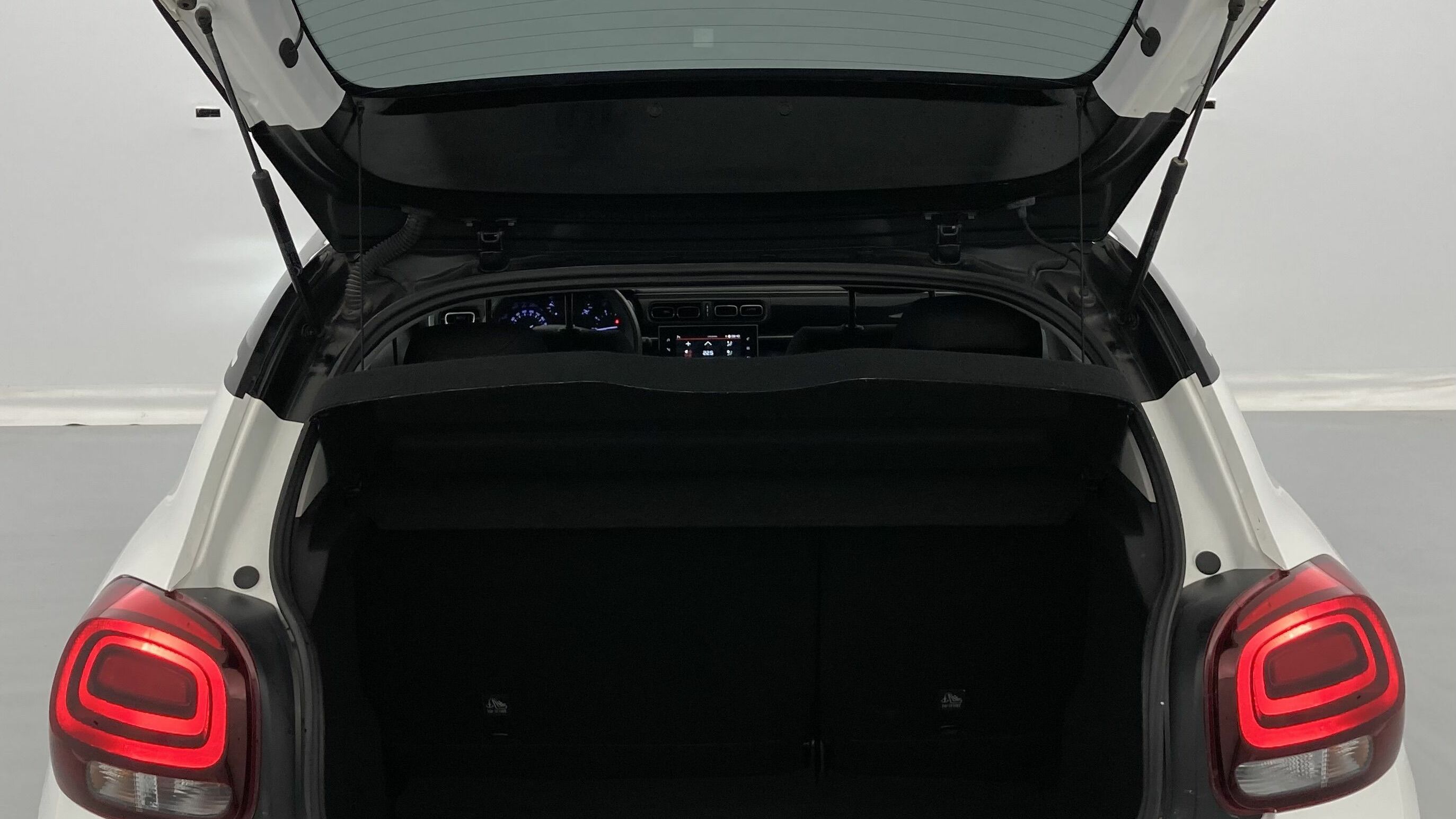 citroen c3 origin max 1.2 PURETECH 83 2024 blanco banquise / negro 25