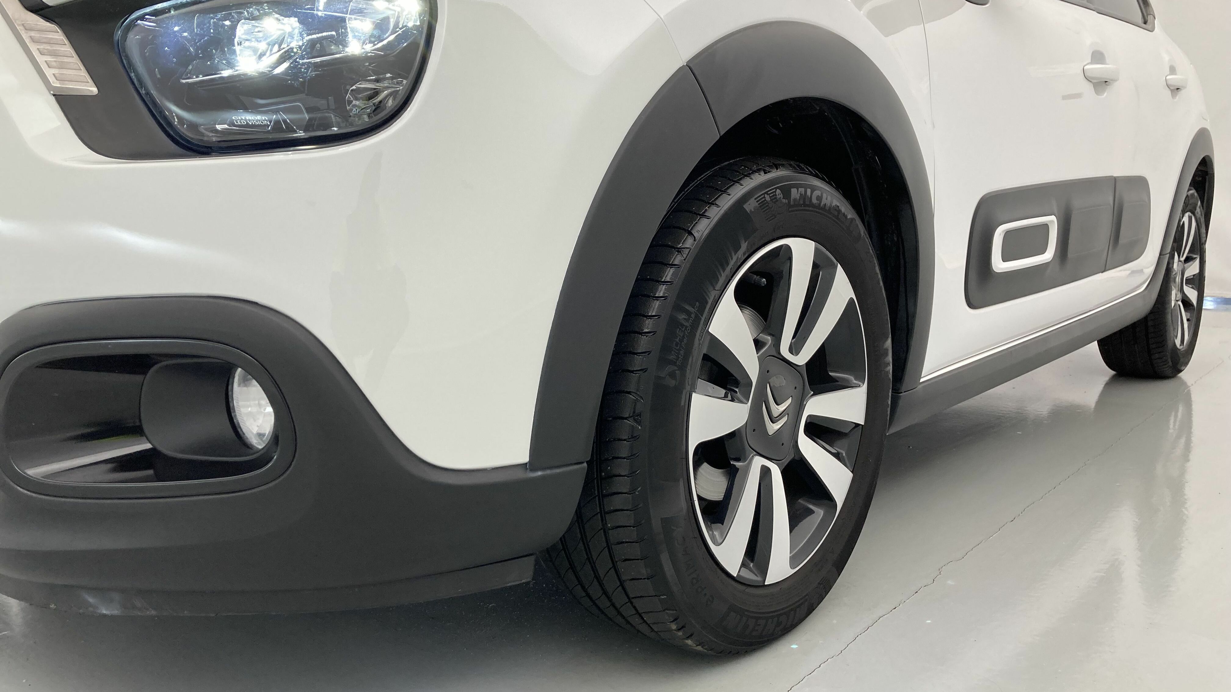 citroen c3 origin max 1.2 PURETECH 83 2024 blanco banquise / negro 27