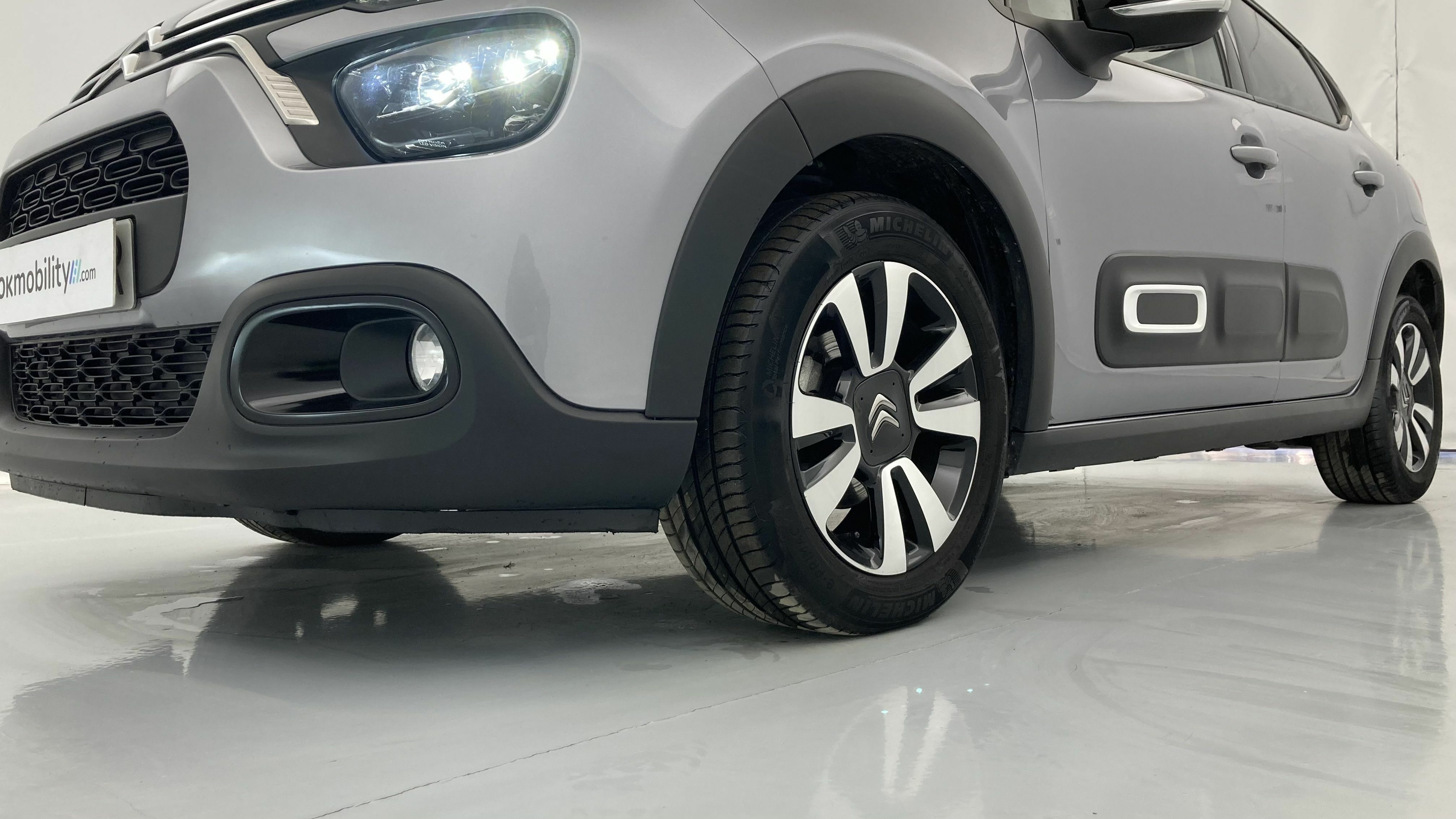 citroen c3 origin max 1.2 PURETECH 83 2024 gris acero / negro 26