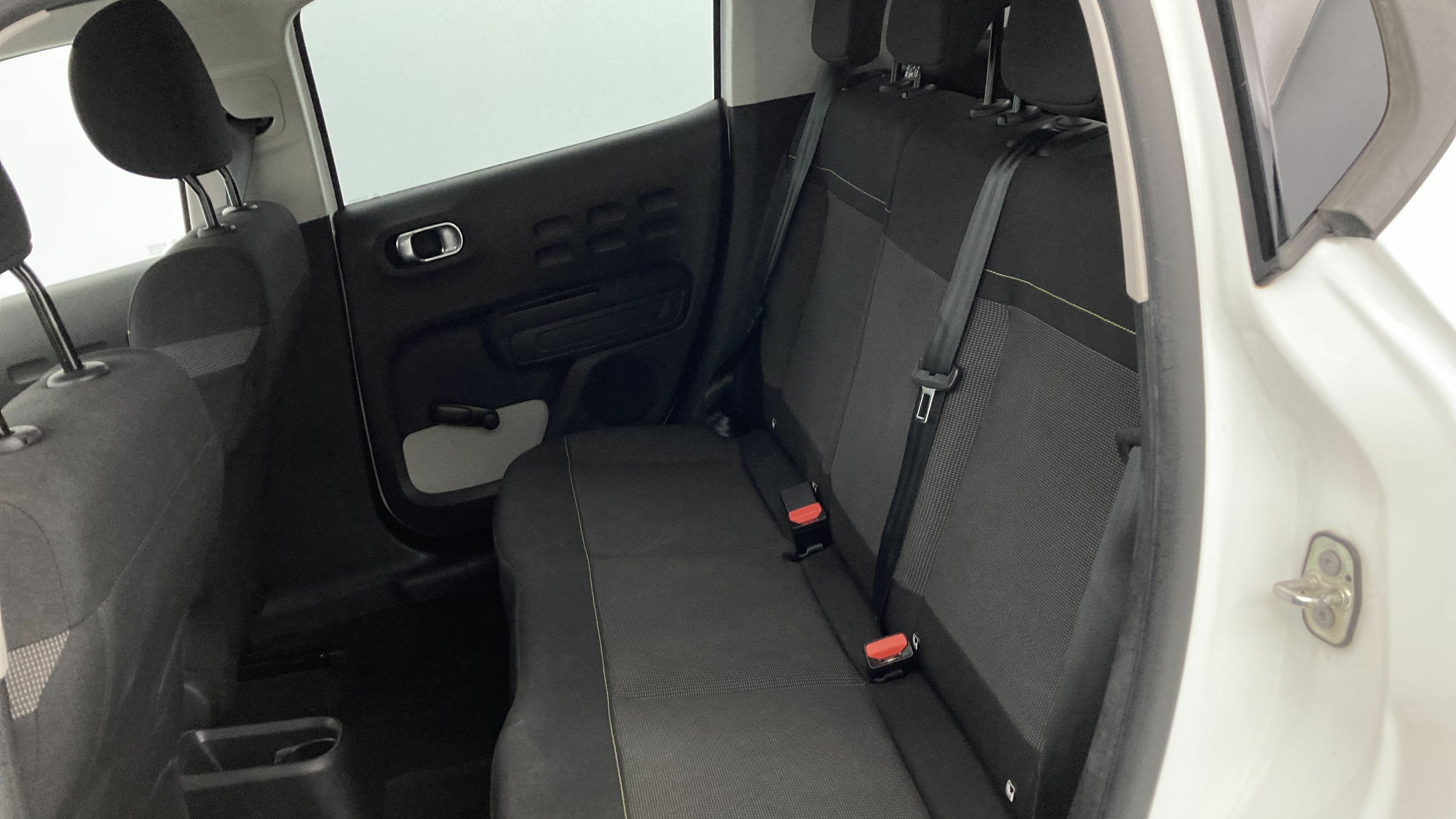 citroen c3 origin max 1.2 PURETECH 83 2024 blanco banquise / negro 22