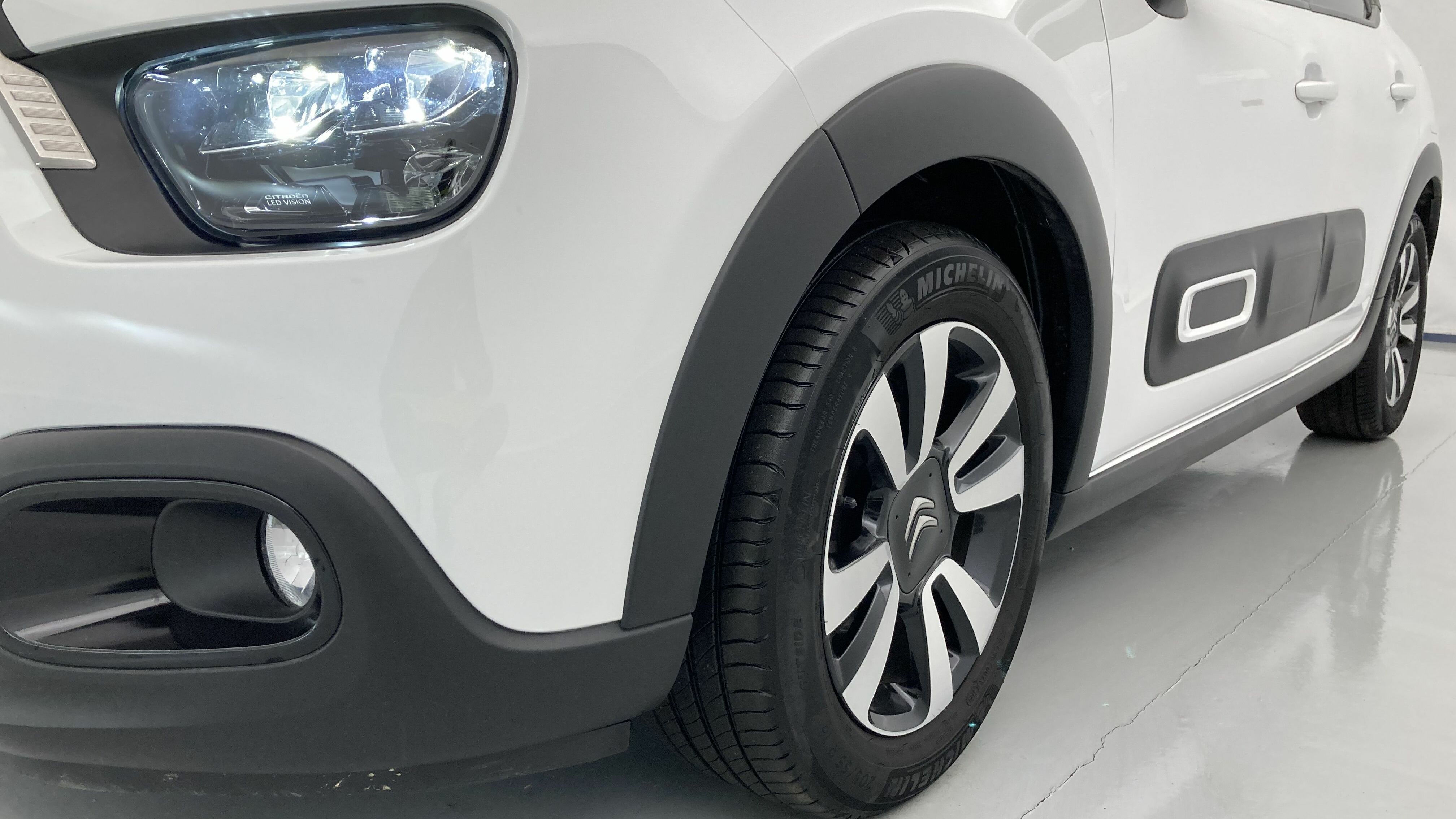 citroen c3 origin max 1.2 PURETECH 83 2024 blanco banquise / negro 27