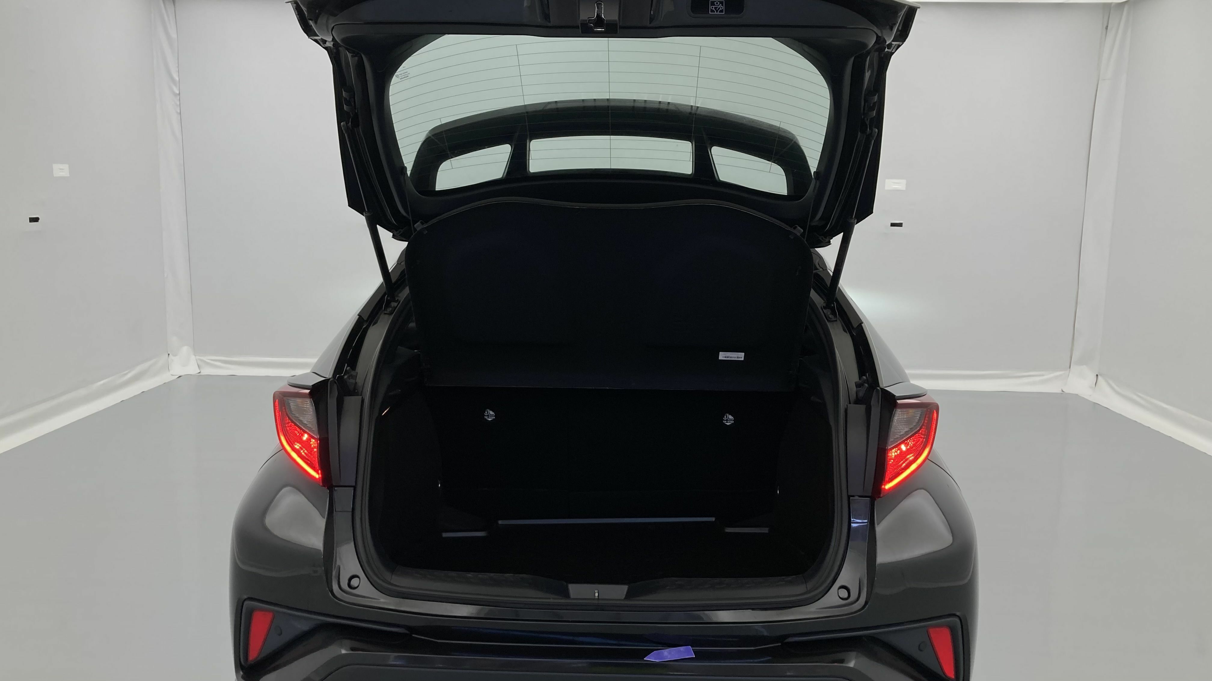 toyota c-hr business edition 1.8 E-CVT 125H 2023 negro 24