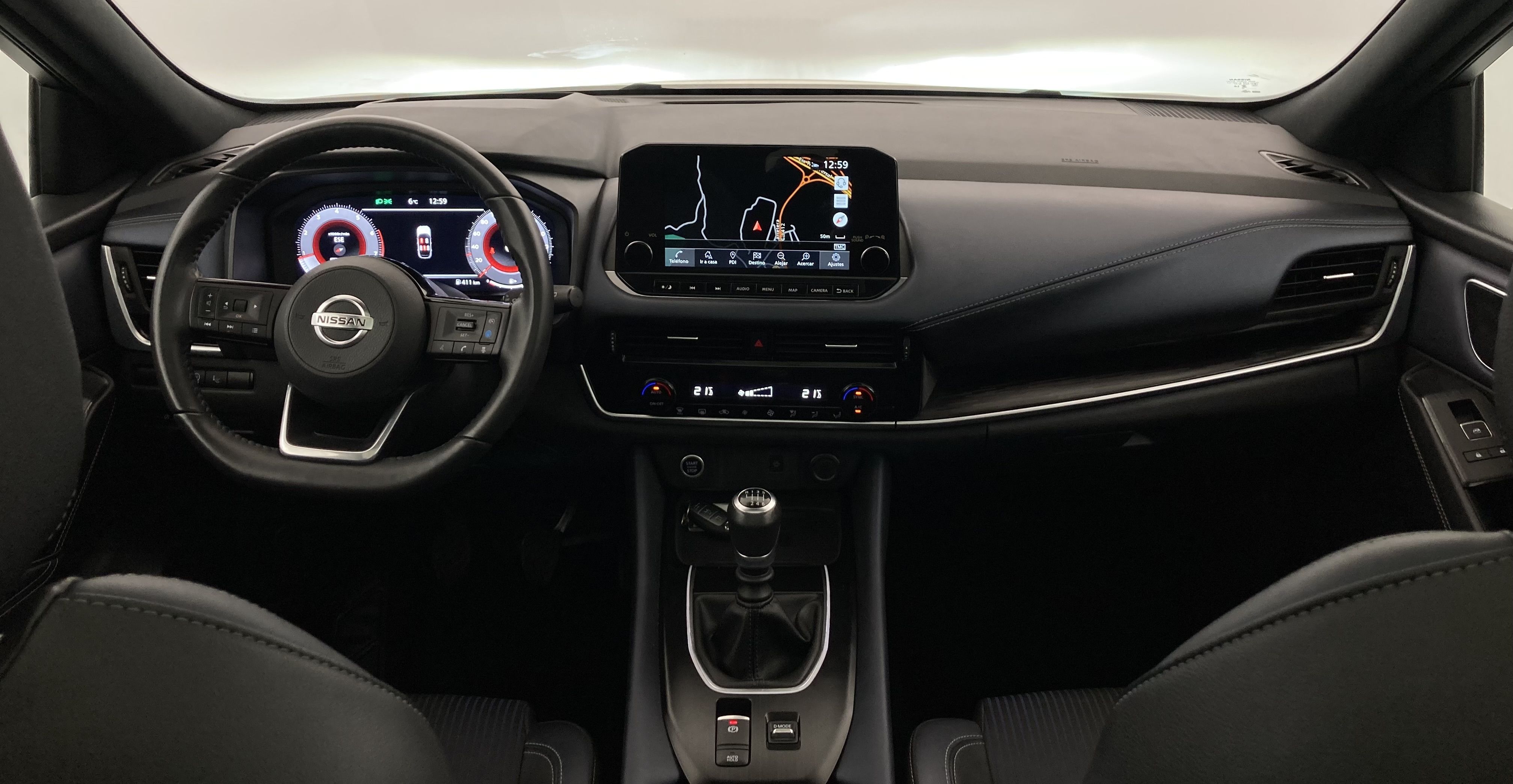 nissan qashqai tekna 1.3 DIG-T 140 MHEV 2022 blanc lunaire / noir 32