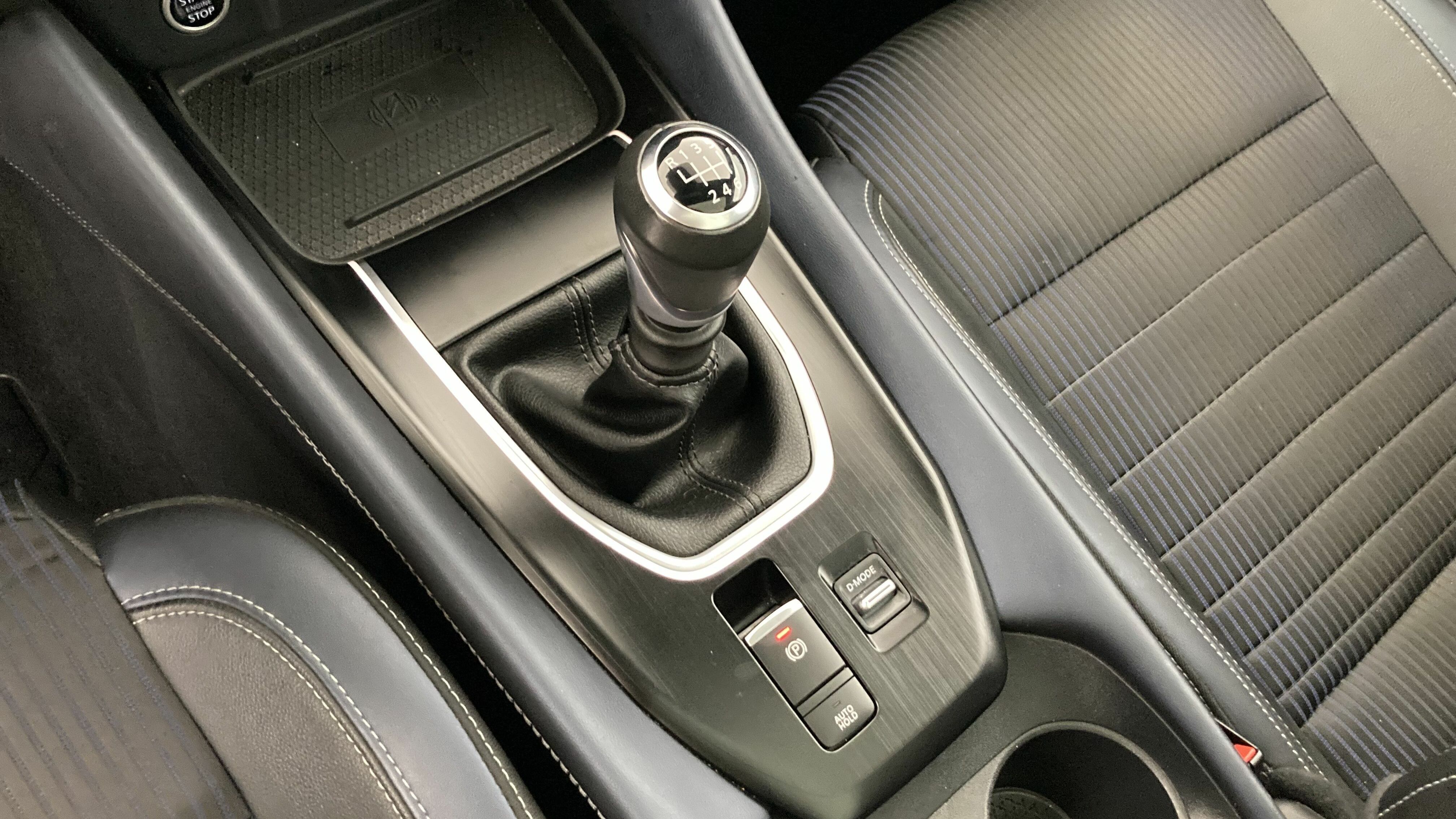 nissan qashqai tekna 1.3 DIG-T 140 MHEV 2022 gray p 20