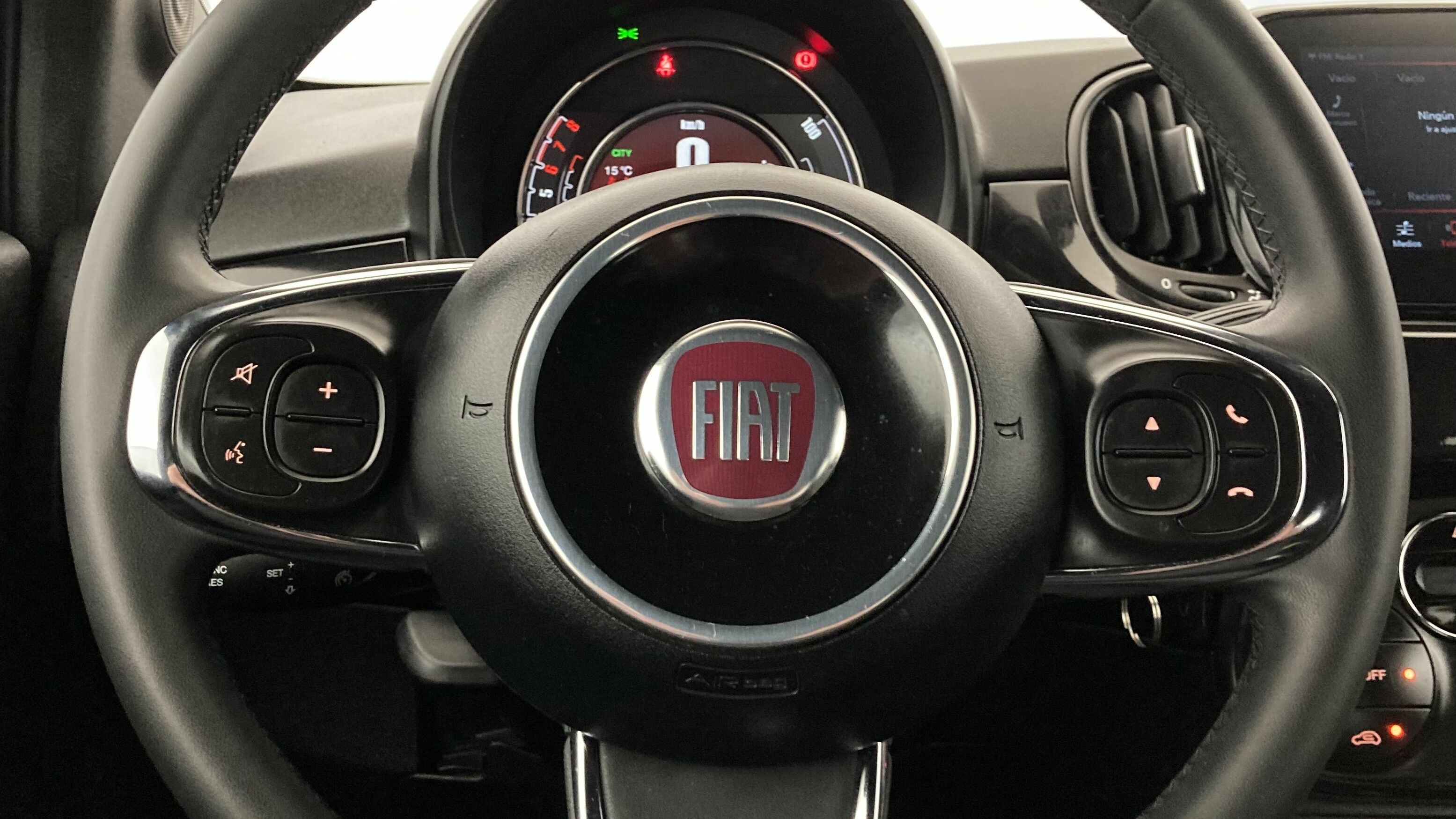 fiat 500c dolcevita 1.0 HYBRID 70 MHEV 2024 negro vesuvio 18