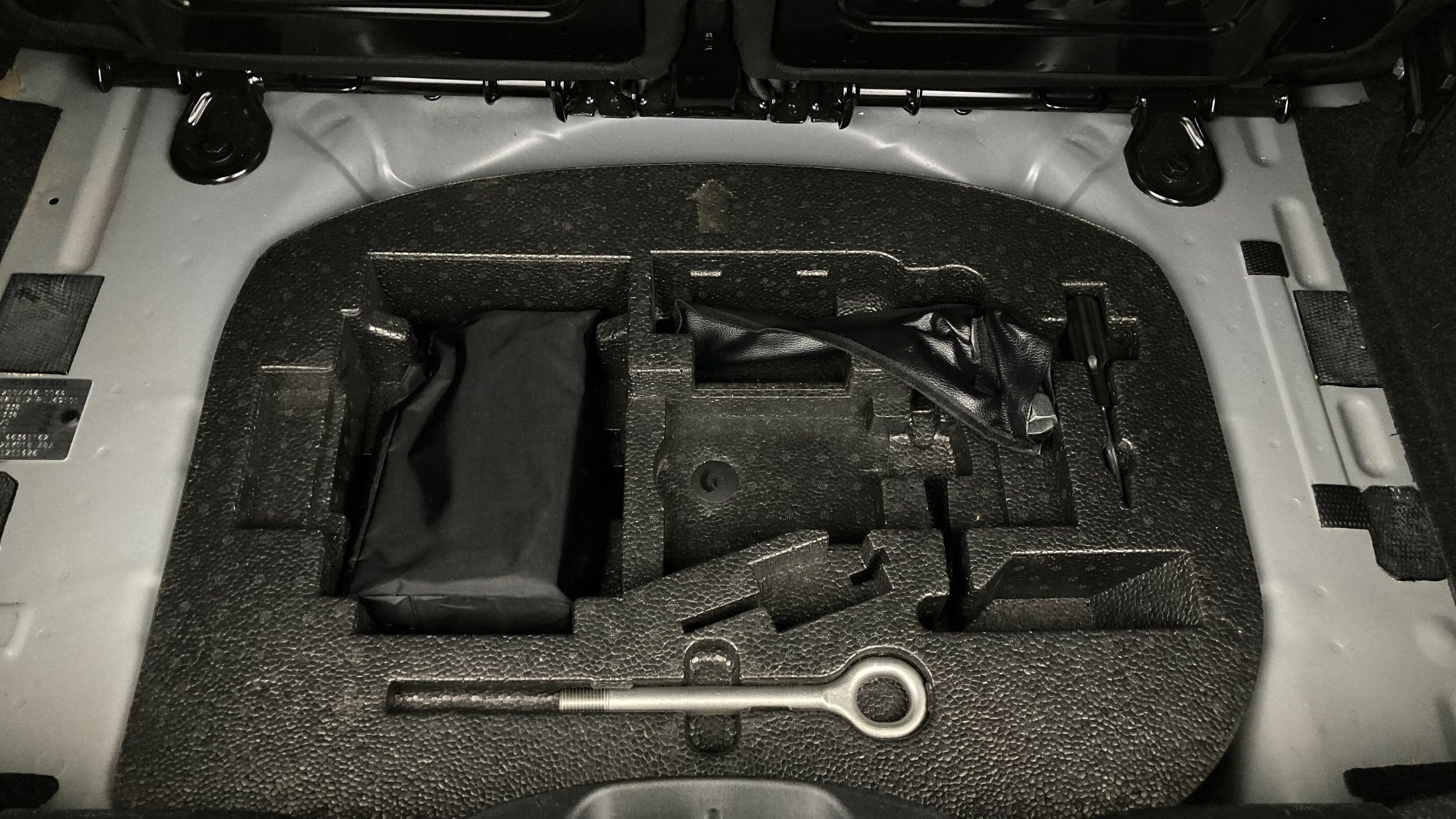 fiat 500c dolcevita 1.0 HYBRID 70 MHEV 2024 negro vesuvio 24