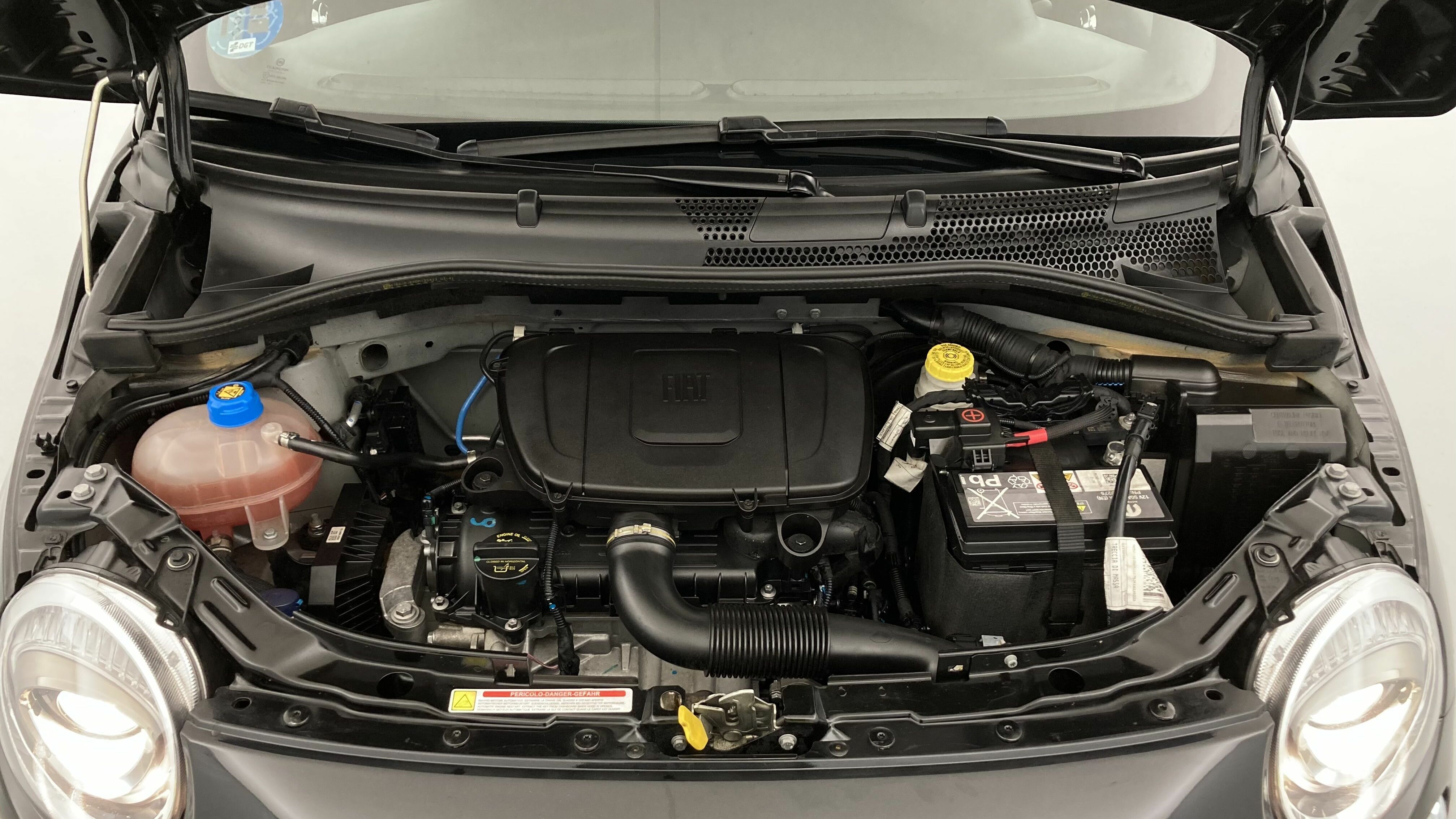 fiat 500c dolcevita 1.0 HYBRID 70 MHEV 2024 negro vesuvio 26