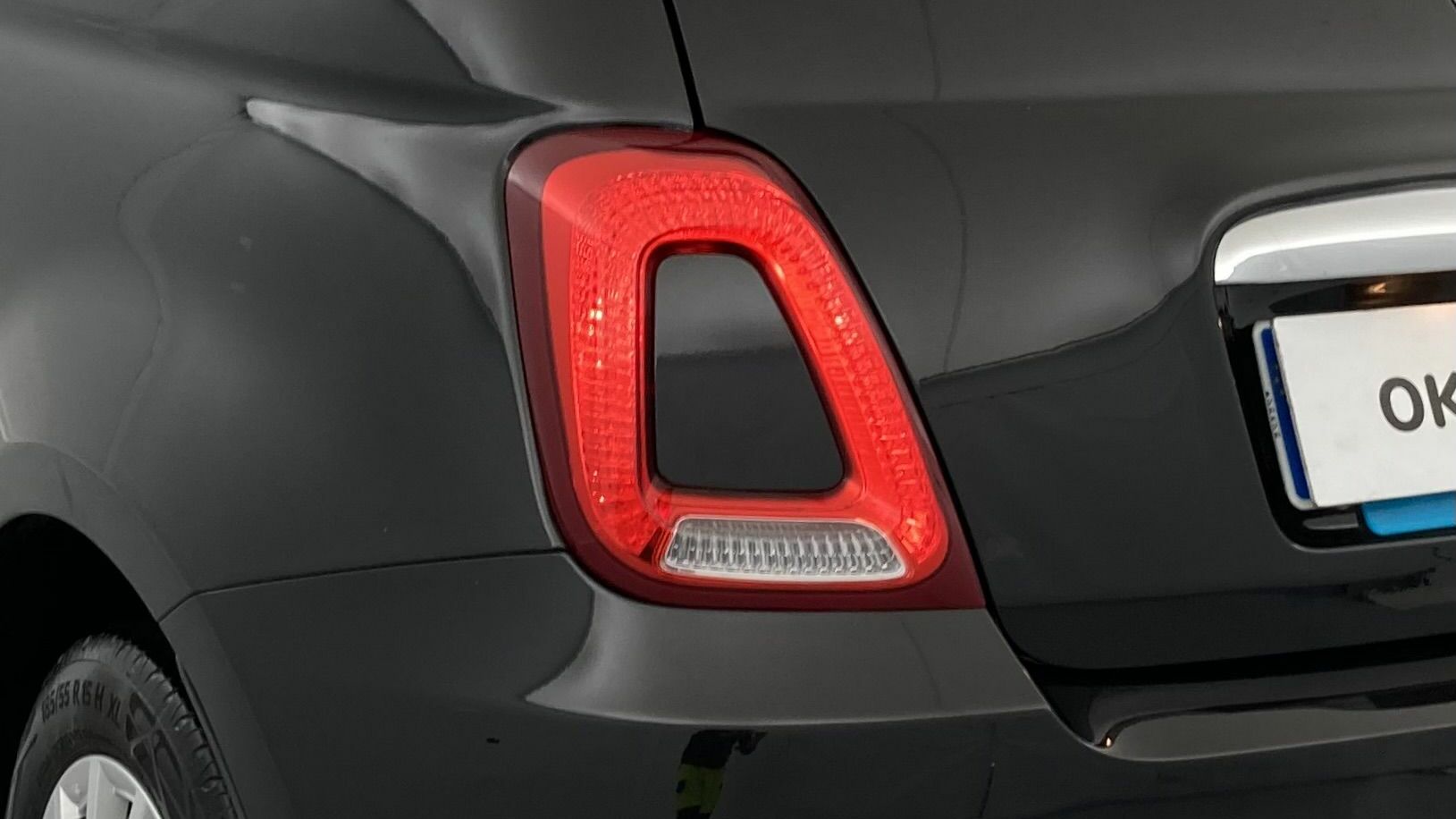 fiat 500c dolcevita 1.0 HYBRID 70 MHEV 2024 negro vesuvio 31