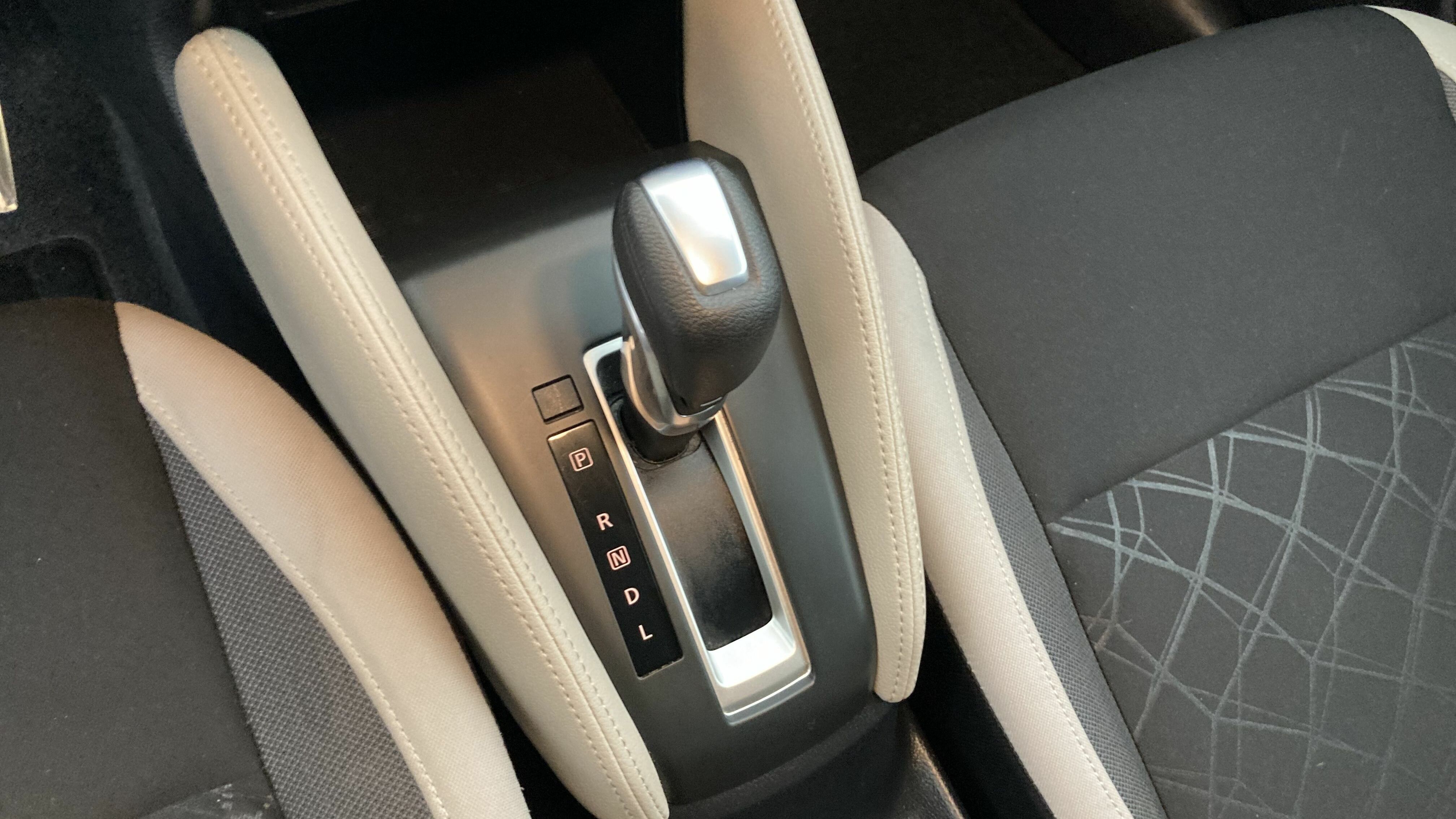 nissan micra n-design 1.0 IG-T 92 XTRONIC 2022 red passion 21