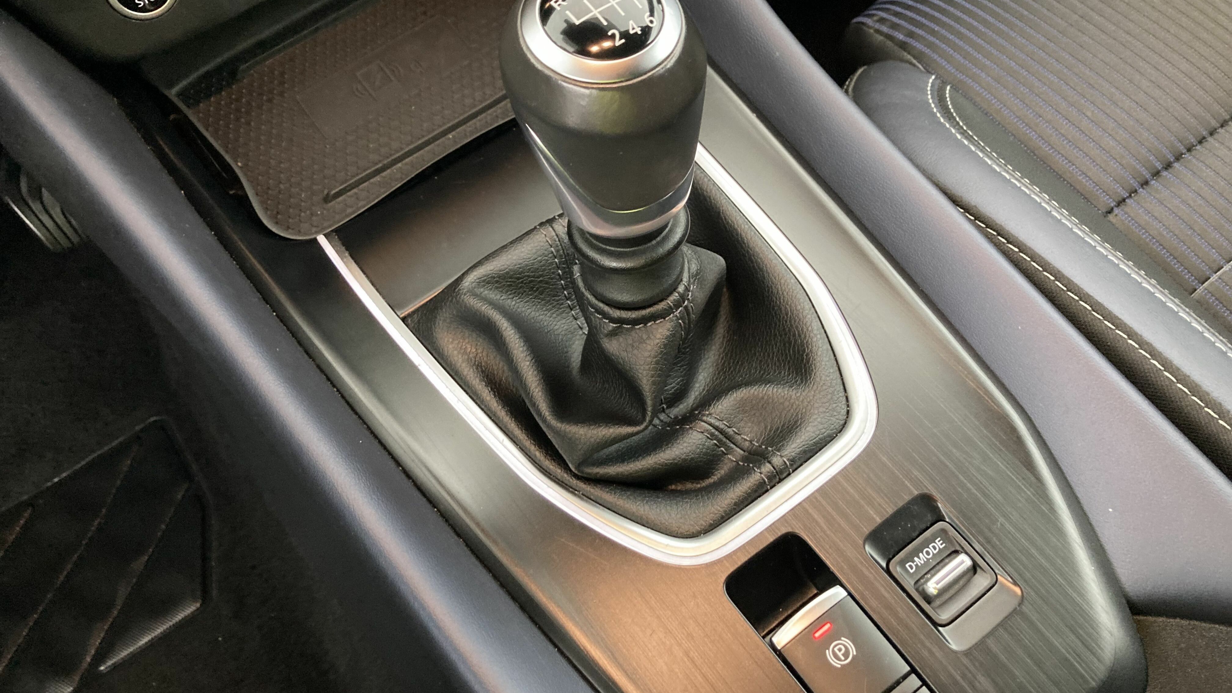 nissan qashqai tekna 1.3 DIG-T 140 MHEV 2022 blanc lunaire / noir 20