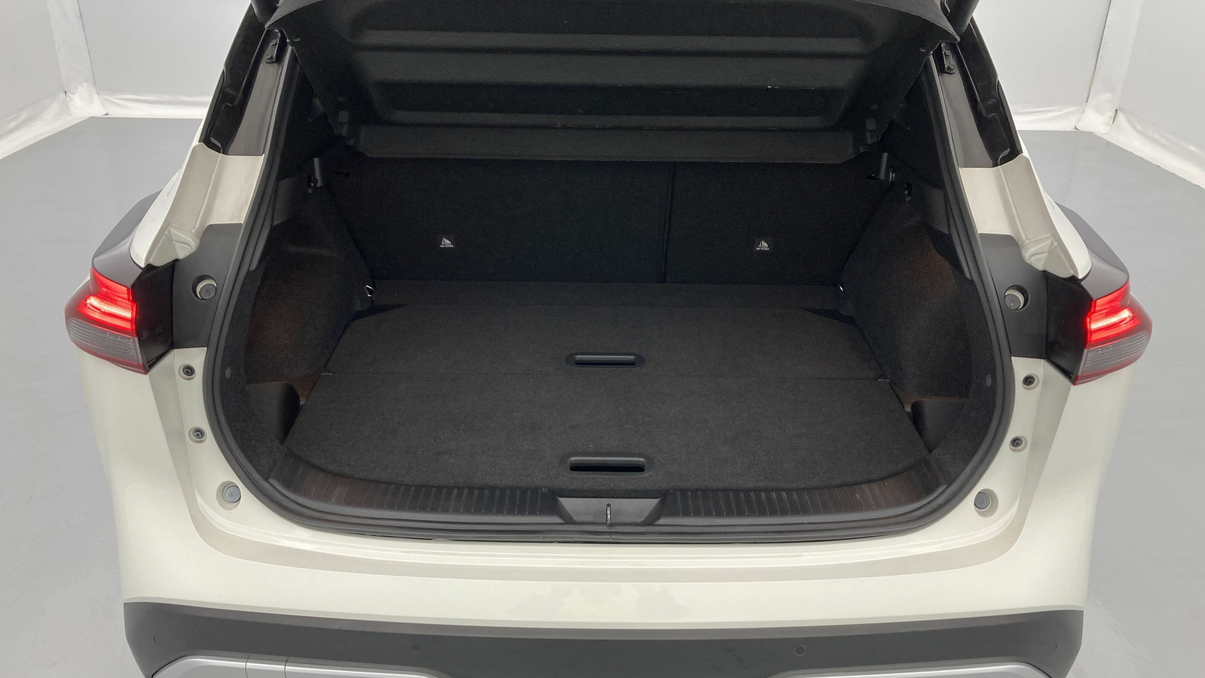 nissan qashqai tekna 1.3 DIG-T 140 MHEV 2022 blanc lunaire / noir 24