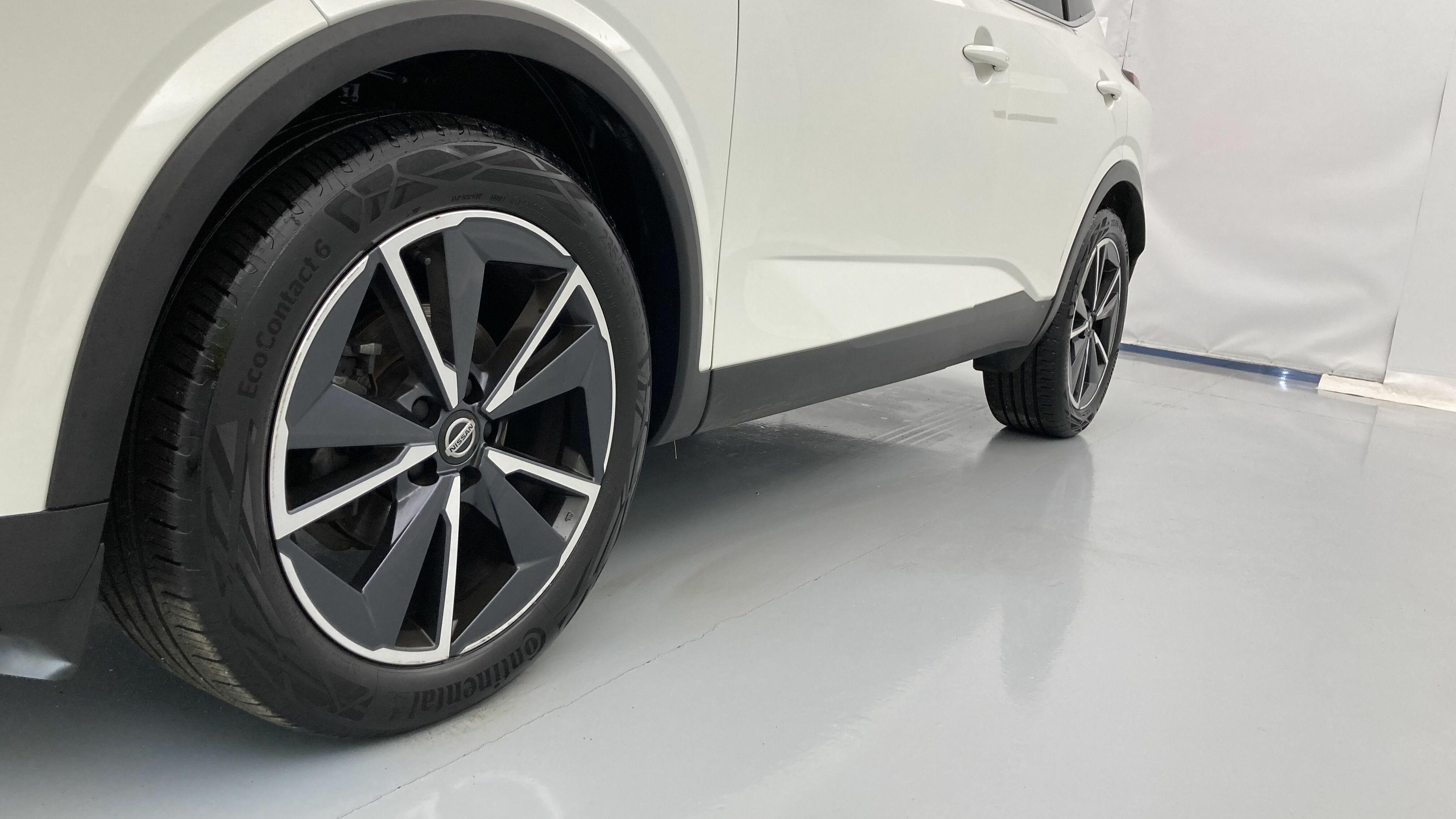 nissan qashqai tekna 1.3 DIG-T 140 MHEV 2022 blanc lunaire / noir 27