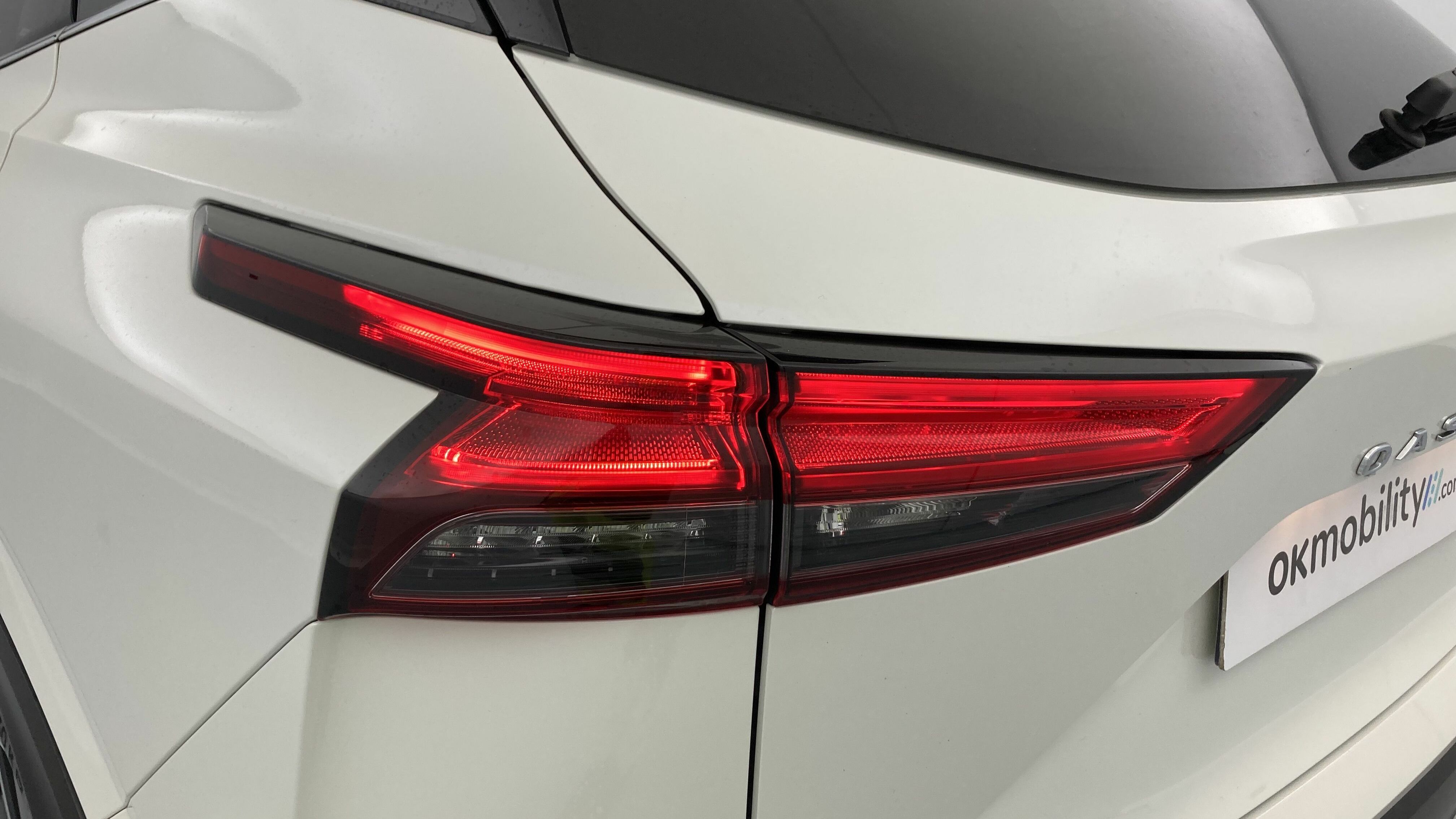 nissan qashqai tekna 1.3 DIG-T 140 MHEV 2022 blanc lunaire / noir 30