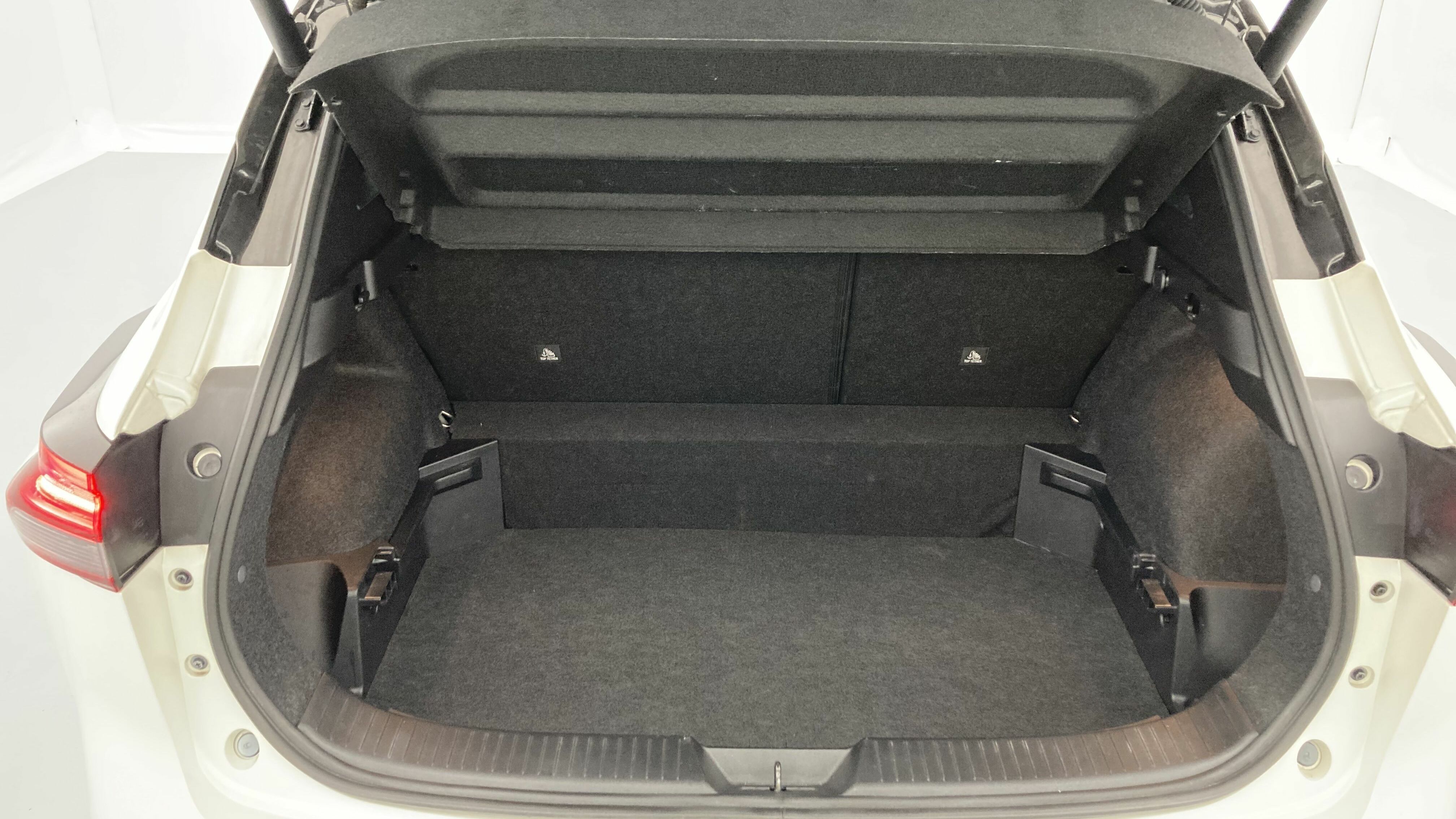 nissan qashqai tekna 1.3 DIG-T 140 MHEV 2022 blanc lunaire / noir 32