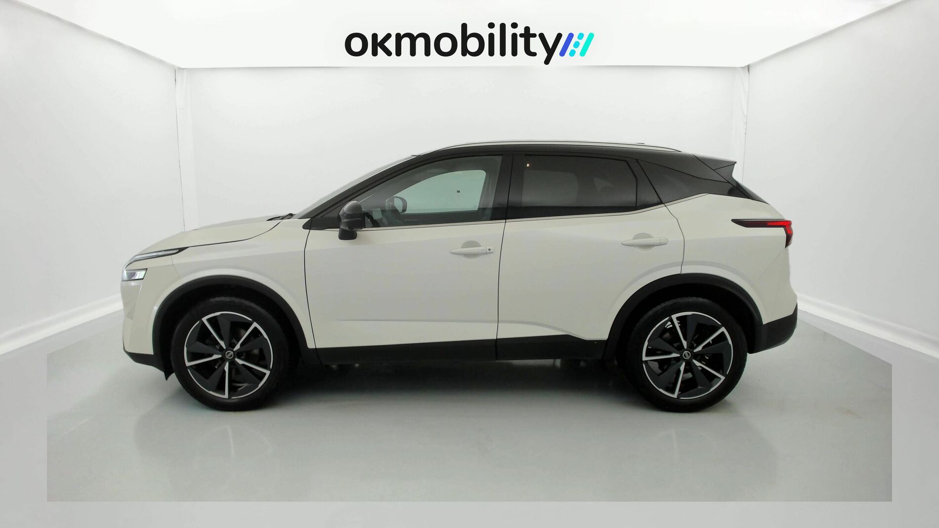 nissan qashqai tekna 1.3 DIG-T 140 MHEV 2022 blanc lunaire / noir 8