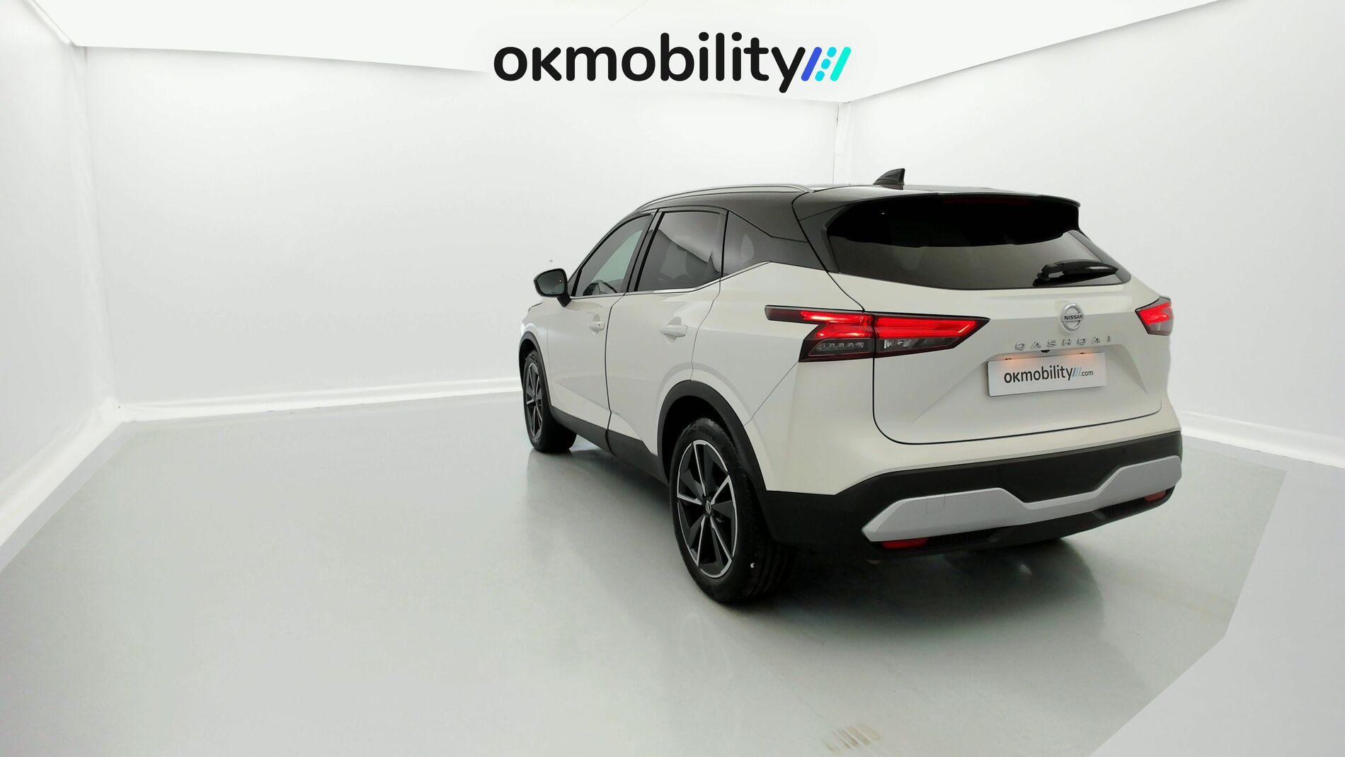 nissan qashqai tekna 1.3 DIG-T 140 MHEV 2022 blanc lunaire / noir 9