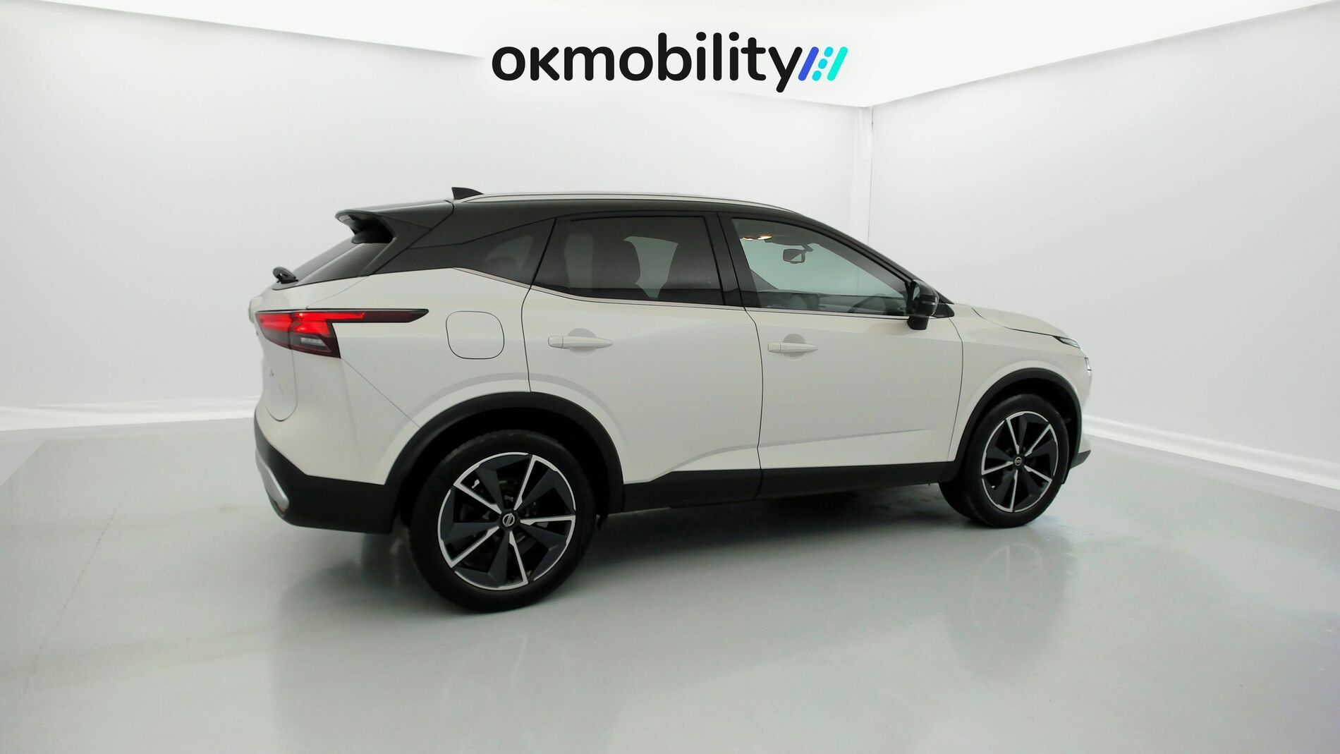 nissan qashqai tekna 1.3 DIG-T 140 MHEV 2022 blanc lunaire / noir 12
