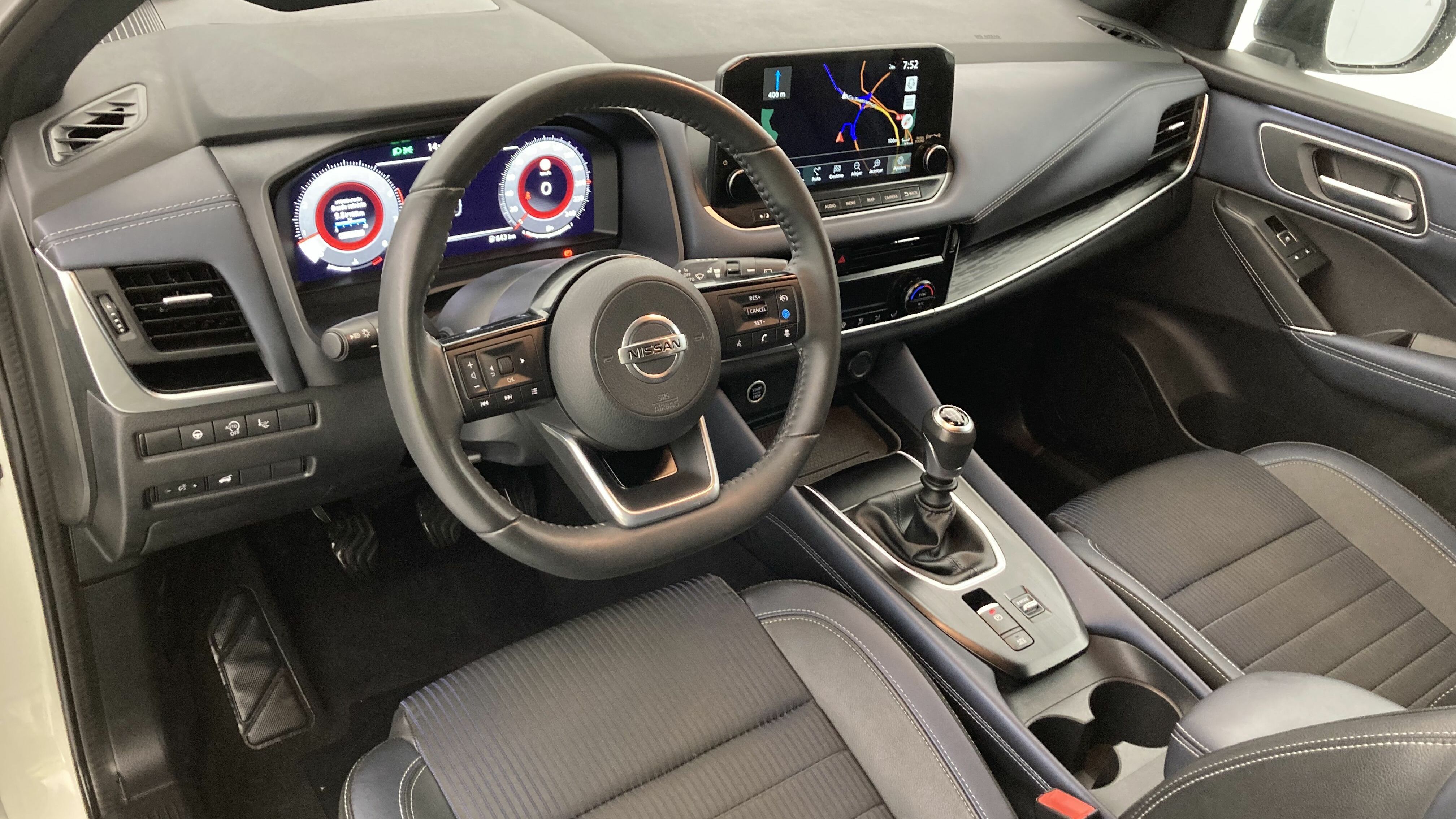 nissan qashqai tekna 1.3 DIG-T 140 MHEV 2022 blanc lunaire / noir 15