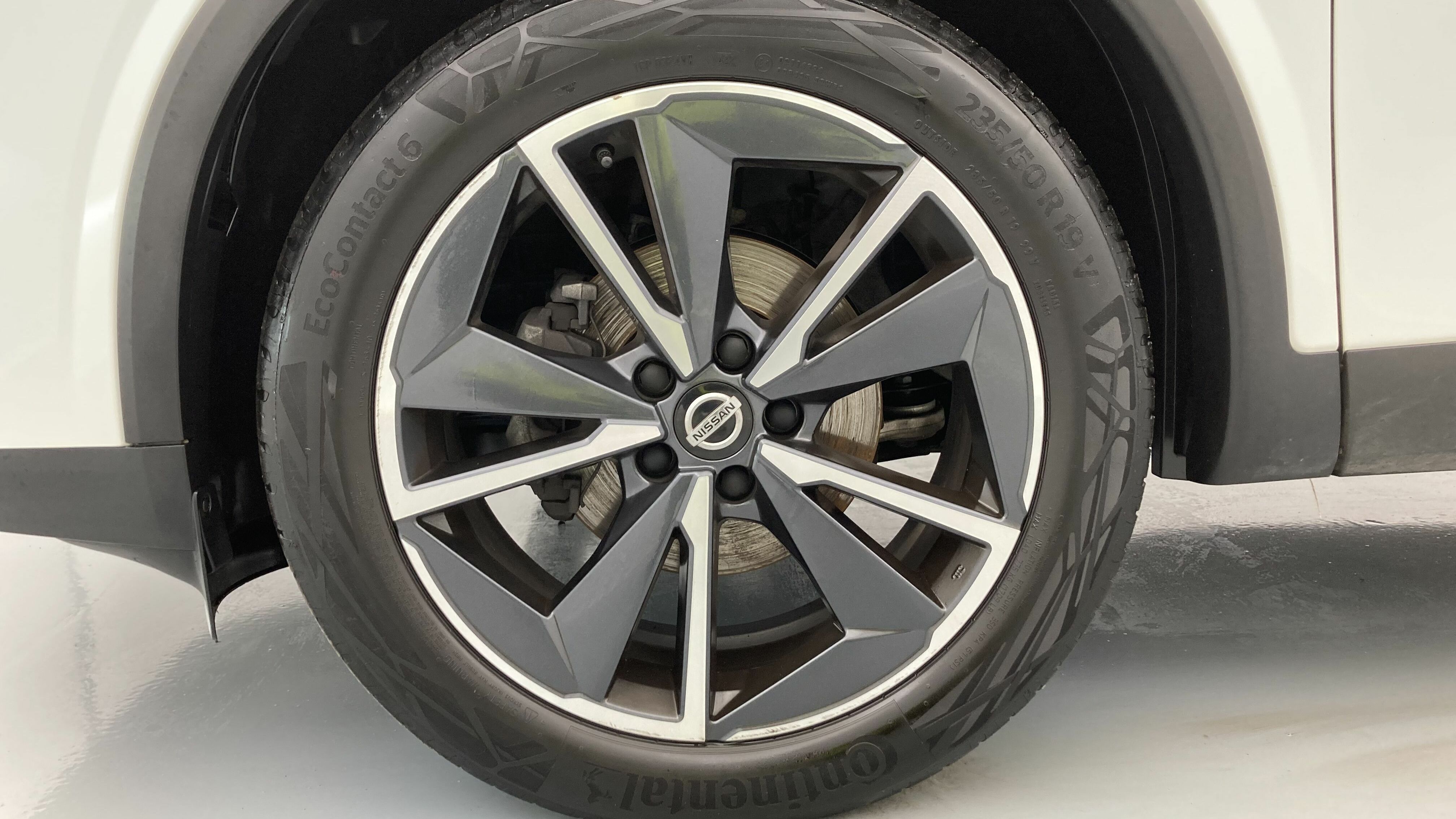 nissan qashqai tekna 1.3 DIG-T 140 MHEV 2022 blanc lunaire / noir 26