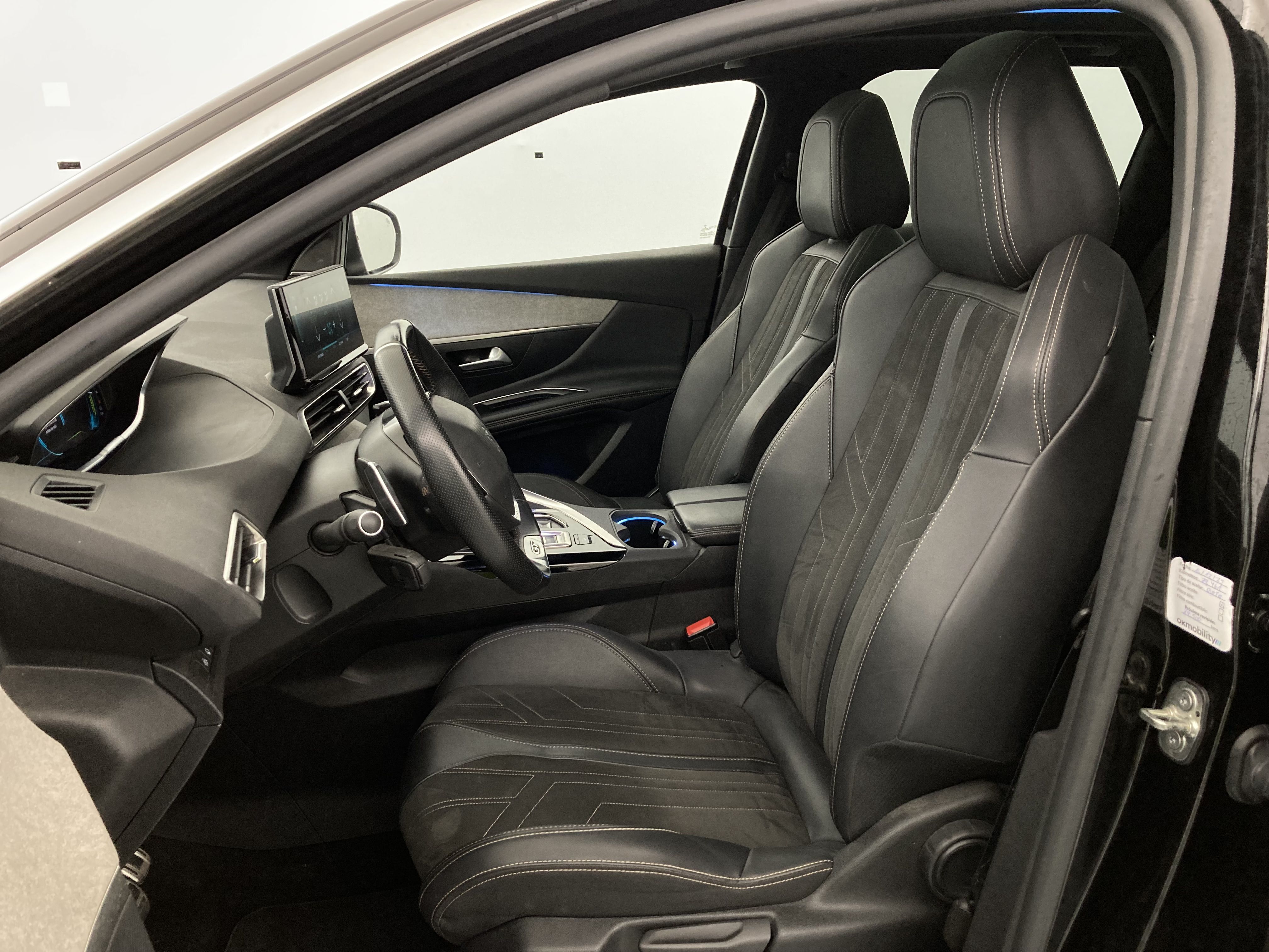 peugeot 3008 gt pack 1.6 HYBRID 300 EAT PHEV 2022 negro perla nera 15