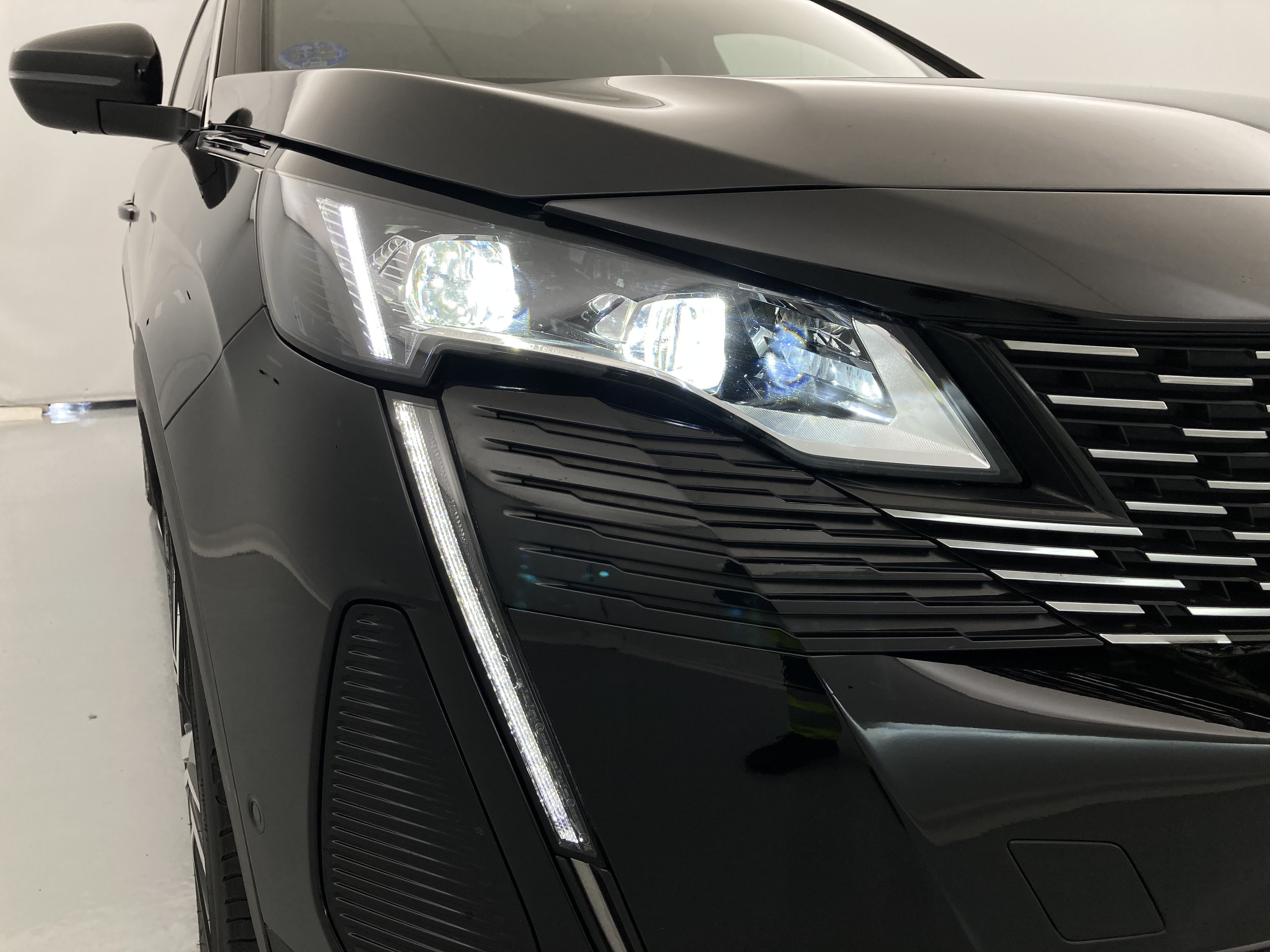 peugeot 3008 gt pack 1.6 HYBRID 300 EAT PHEV 2022 negro perla nera 25