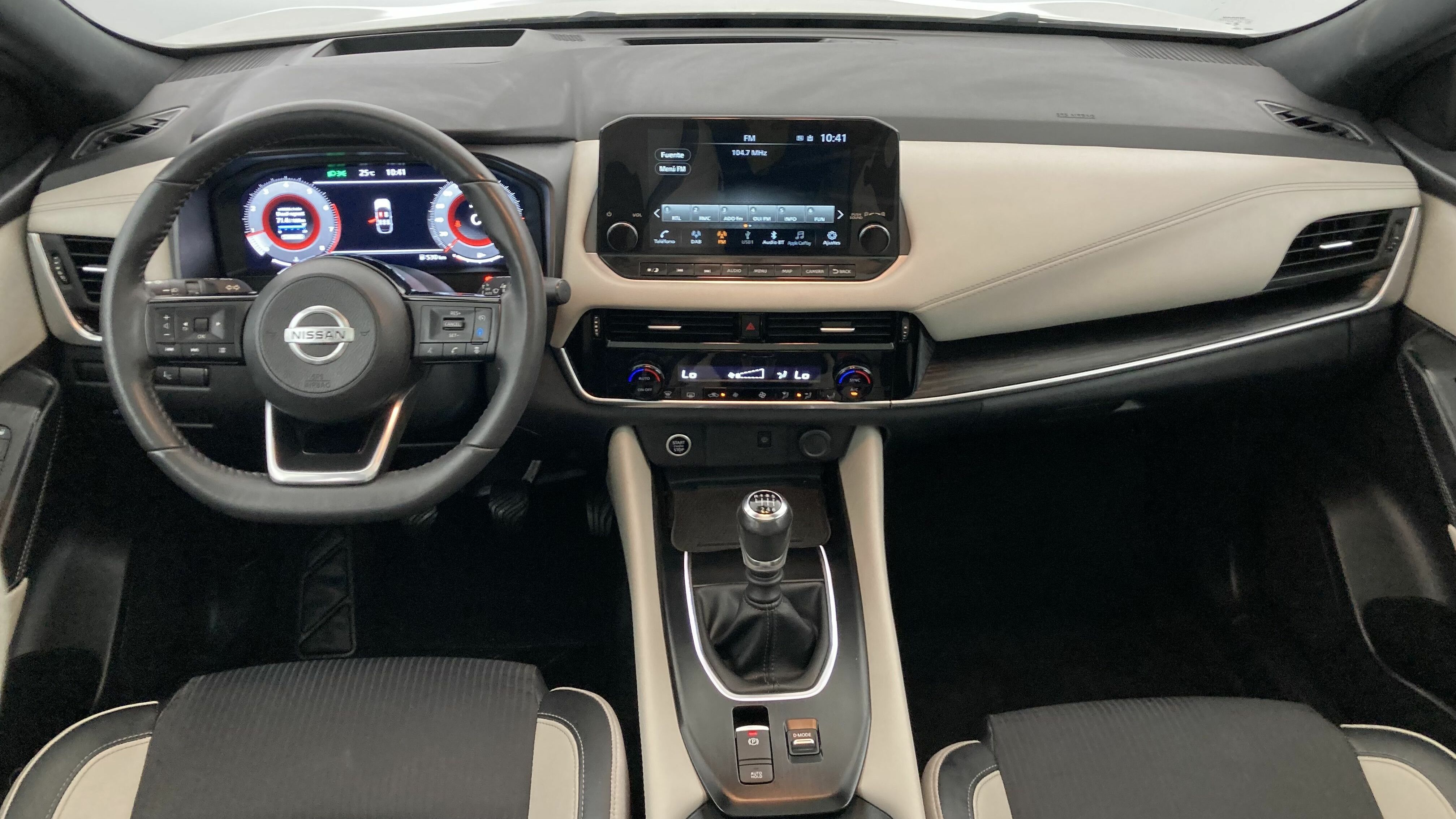 nissan qashqai tekna 1.3 DIG-T 140 MHEV 2022 blanc lunaire 16