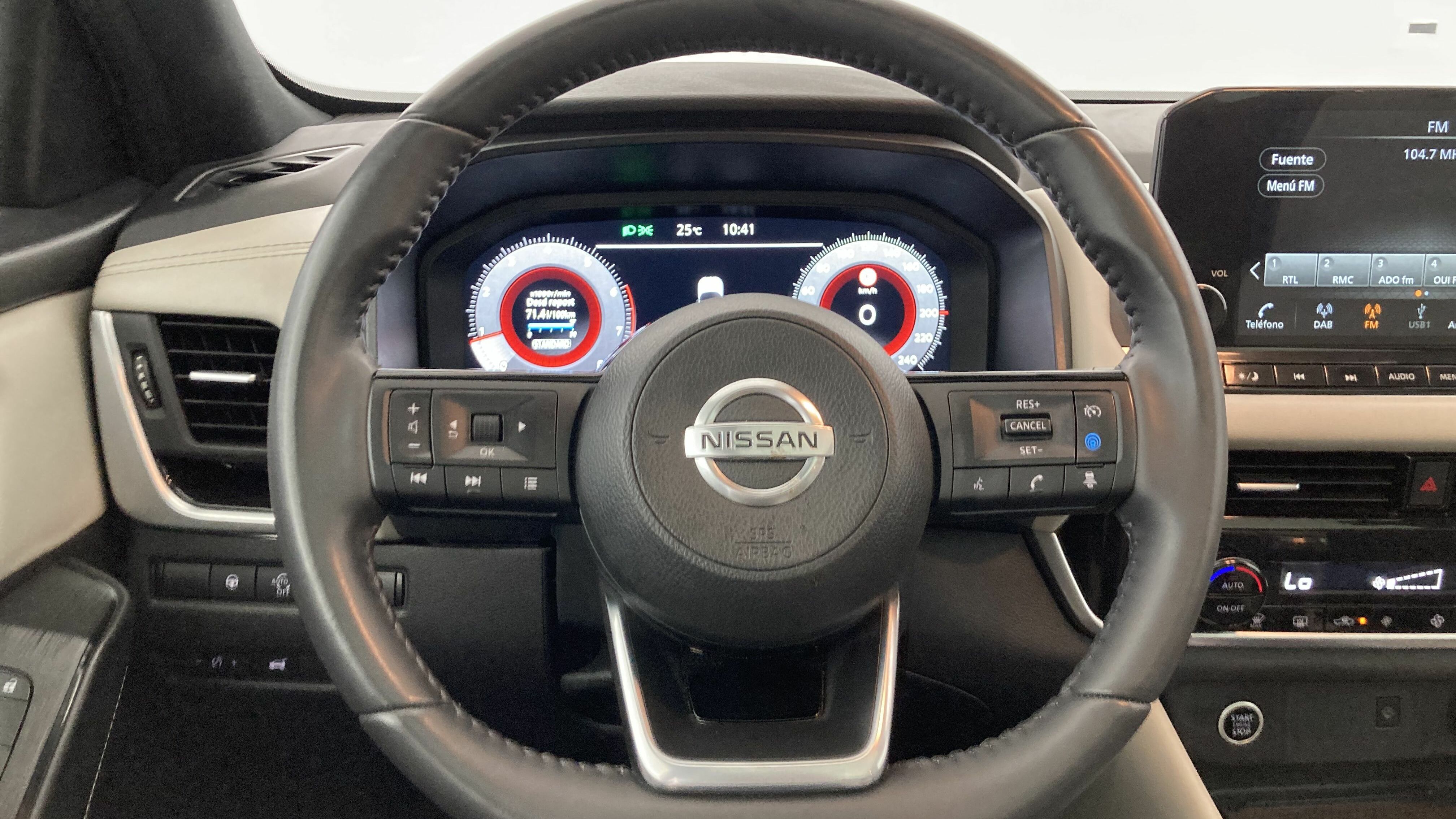 nissan qashqai tekna 1.3 DIG-T 140 MHEV 2022 blanc lunaire 17