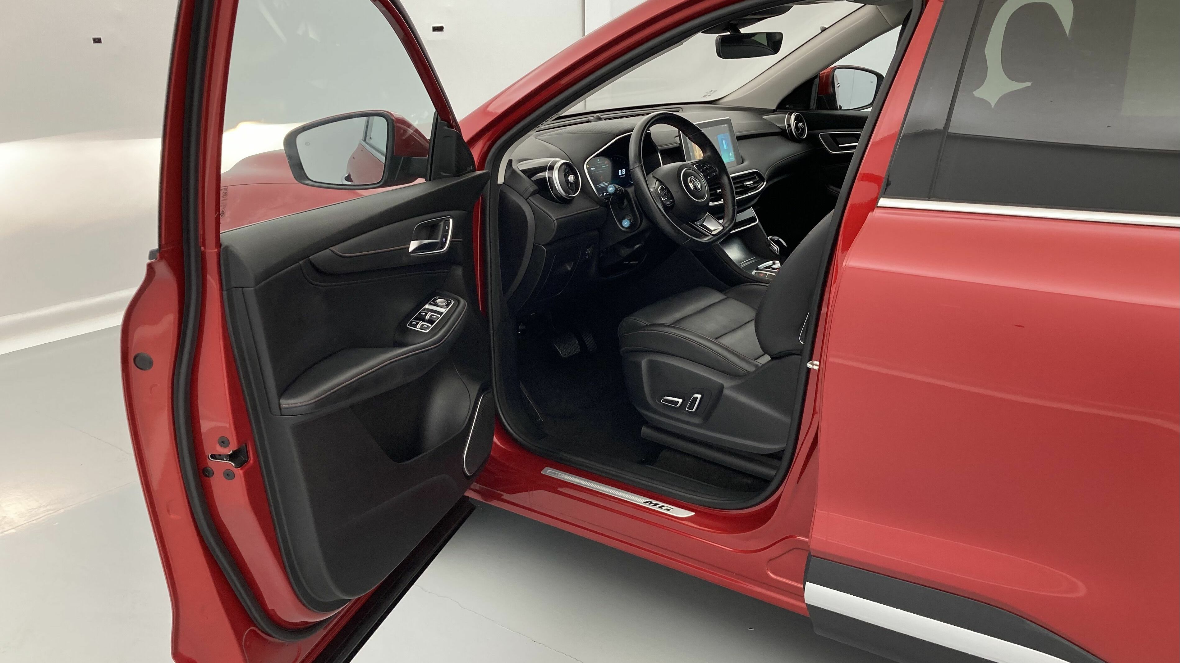 mg hs comfort 1.5 T-GDI 162 AT 2023 diamond red - rsj 13