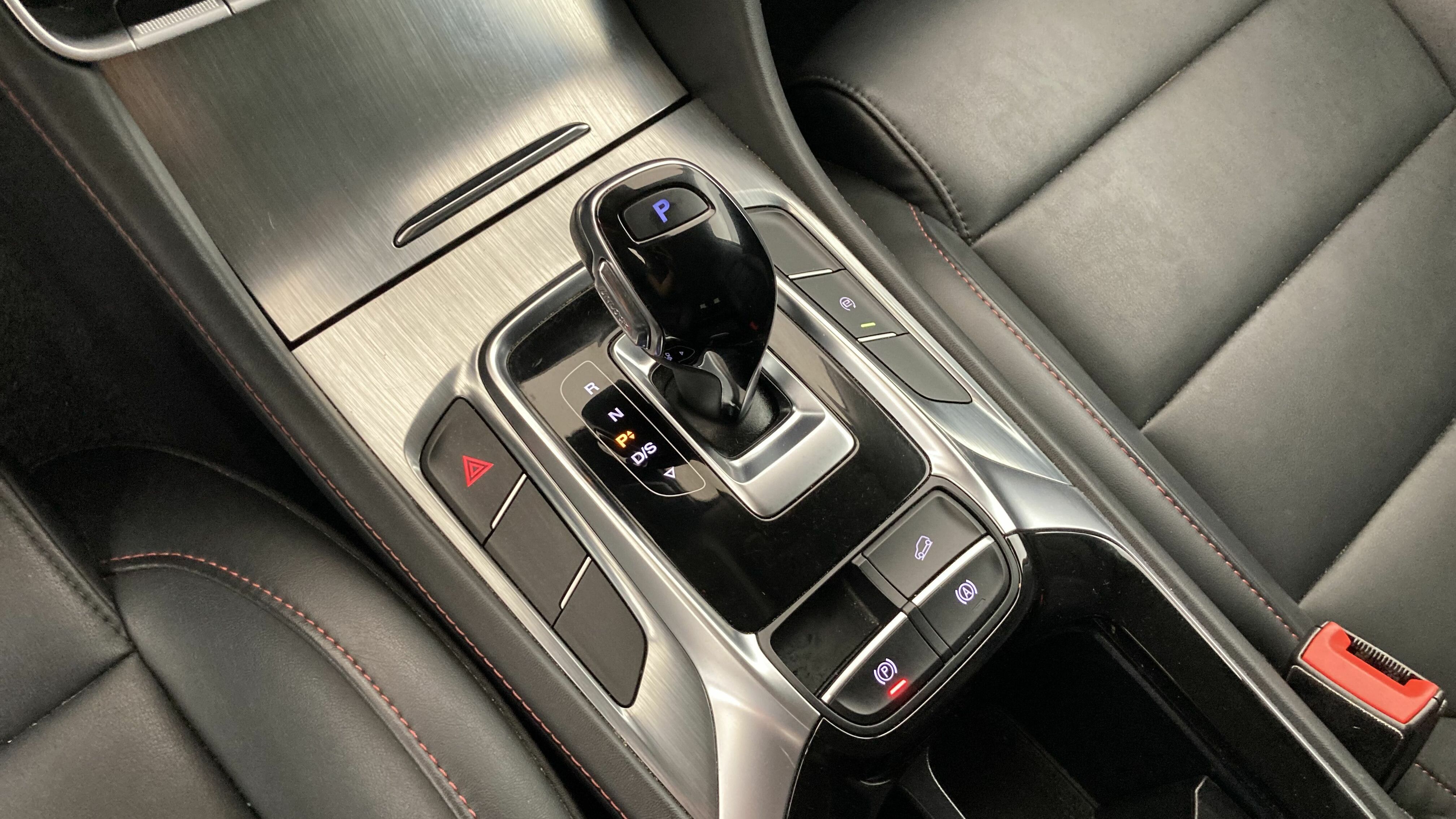 mg hs comfort 1.5 T-GDI 162 AT 2023 diamond red - rsj 19